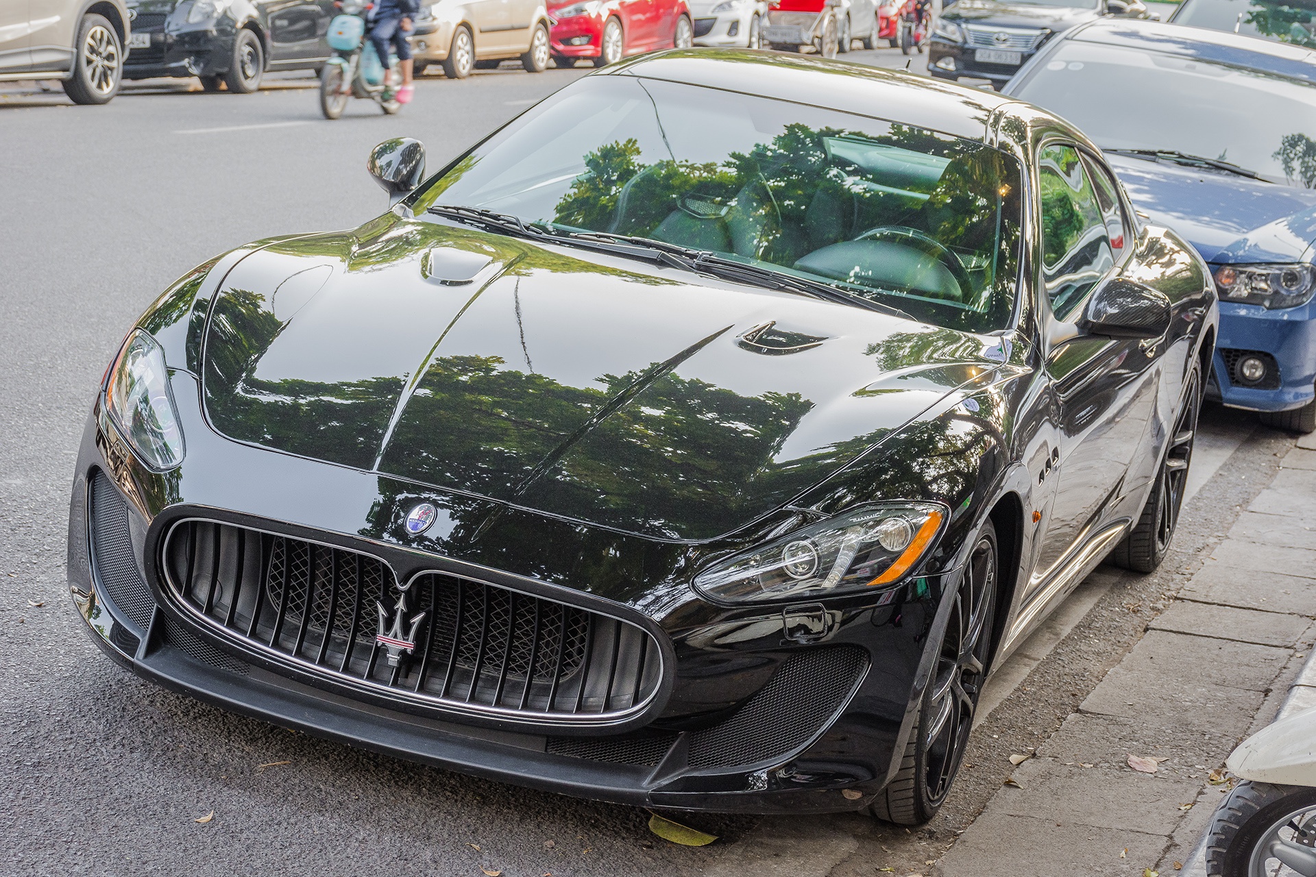 Maserati GranTurismo MC Stradale tai Ha Noi anh 1