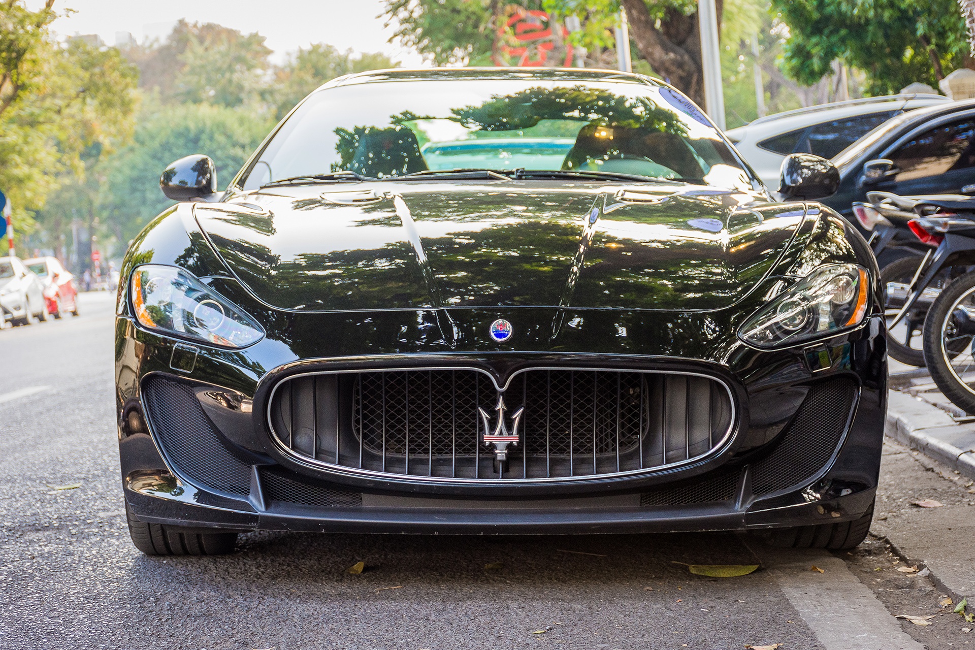 Maserati GranTurismo MC Stradale tai Ha Noi anh 2