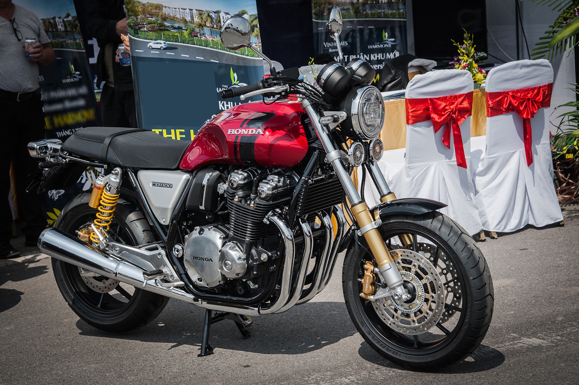 Honda CB1100 RS 2017 dau tien tai Ha Noi hinh anh