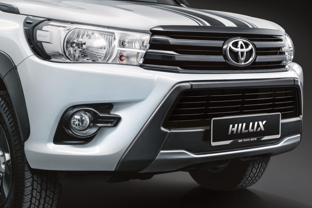 Toyota Hilux phiên bản giới hạn ảnh 2 Toyota Hilux phien ban gioi han anh 2