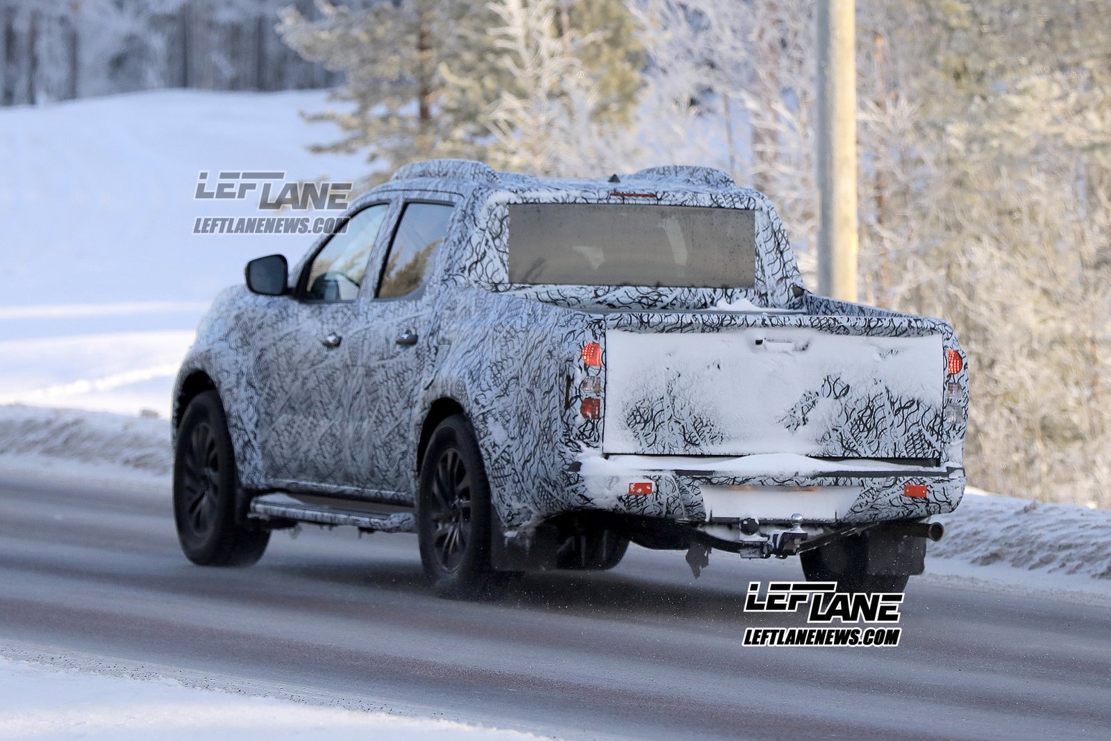 Mercedes-Benz X-Class lộ diện ảnh 1 Mercedes-Benz X-Class lo dien anh 1
