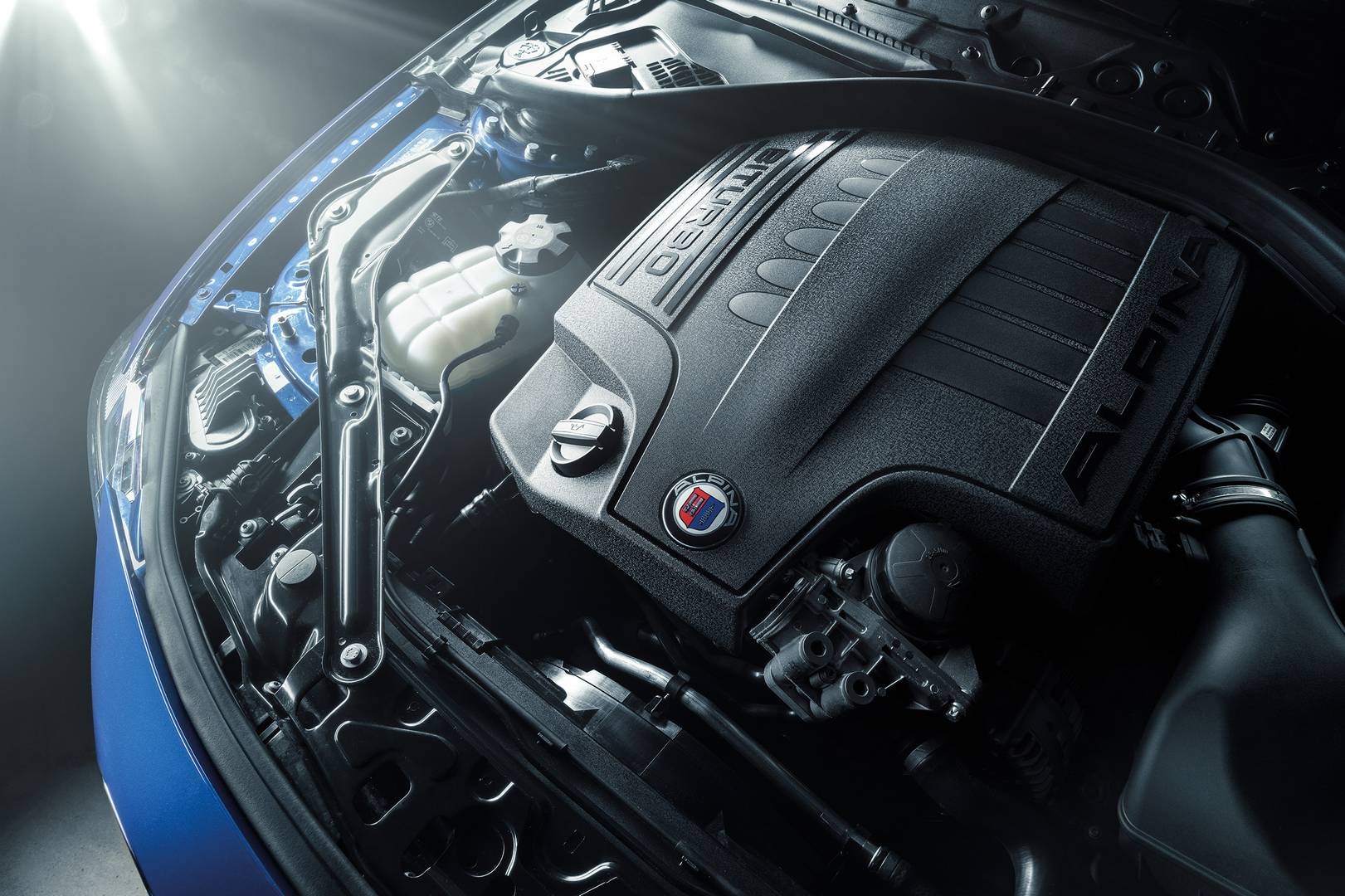 BMW Alpina B4 S Bi-Turbo ra mat anh 3