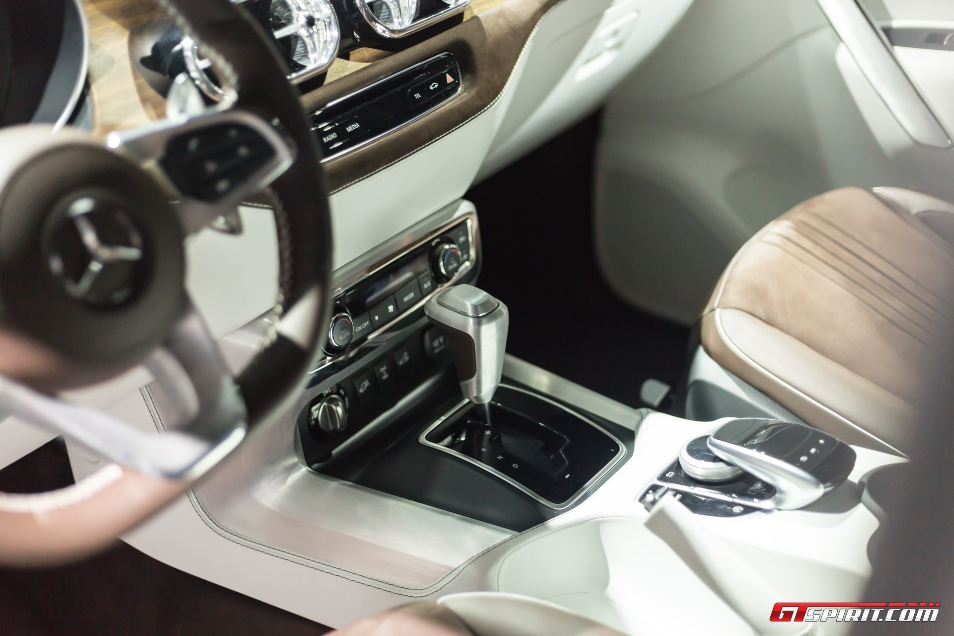 xe ban tai Mercedes-Benz X-Class anh 6