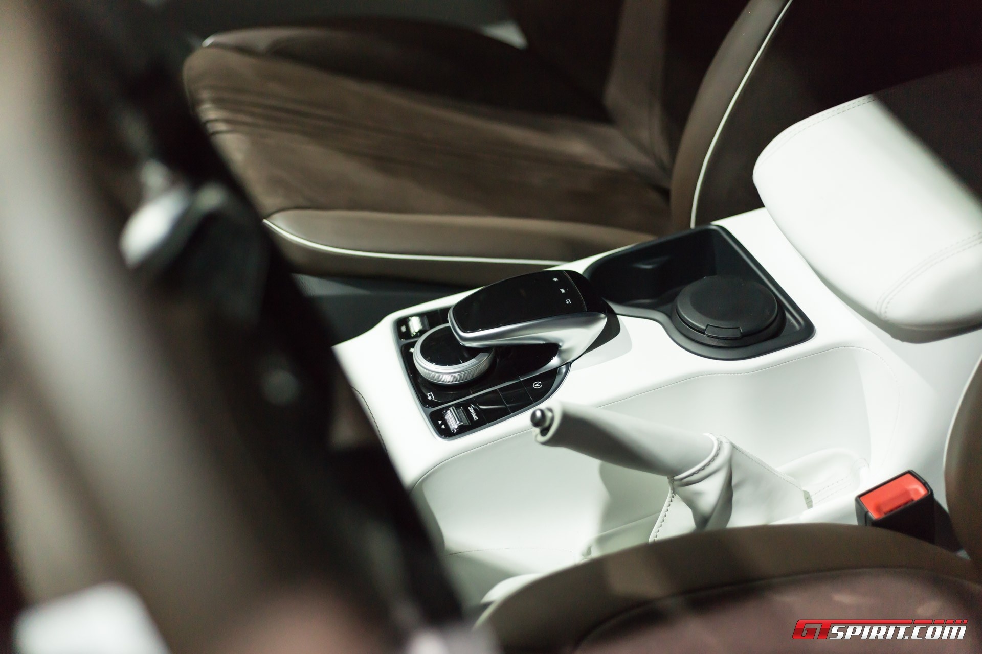 xe ban tai Mercedes-Benz X-Class anh 8