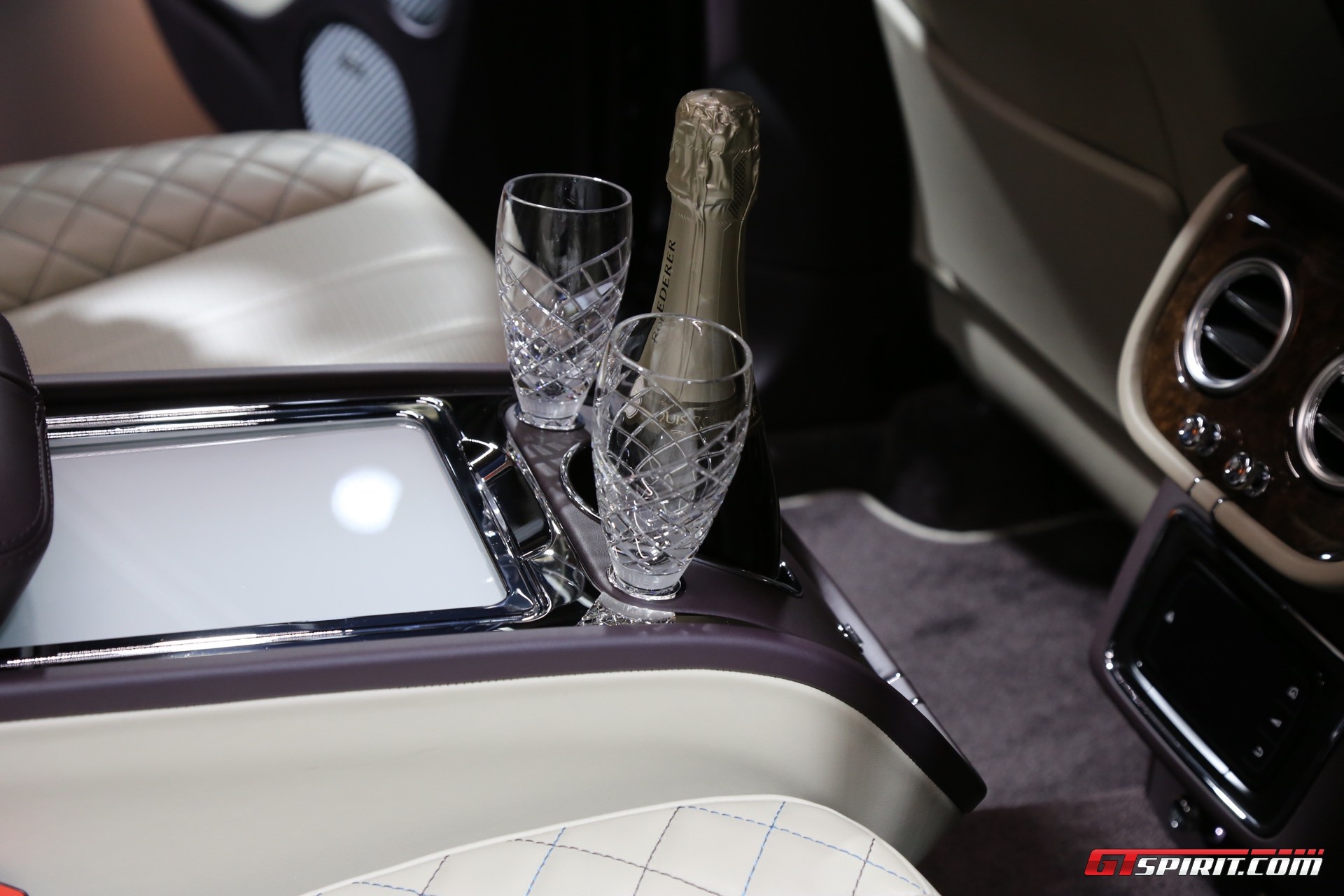 SUV sieu sang Bentley Bentayga Mulliner anh 6