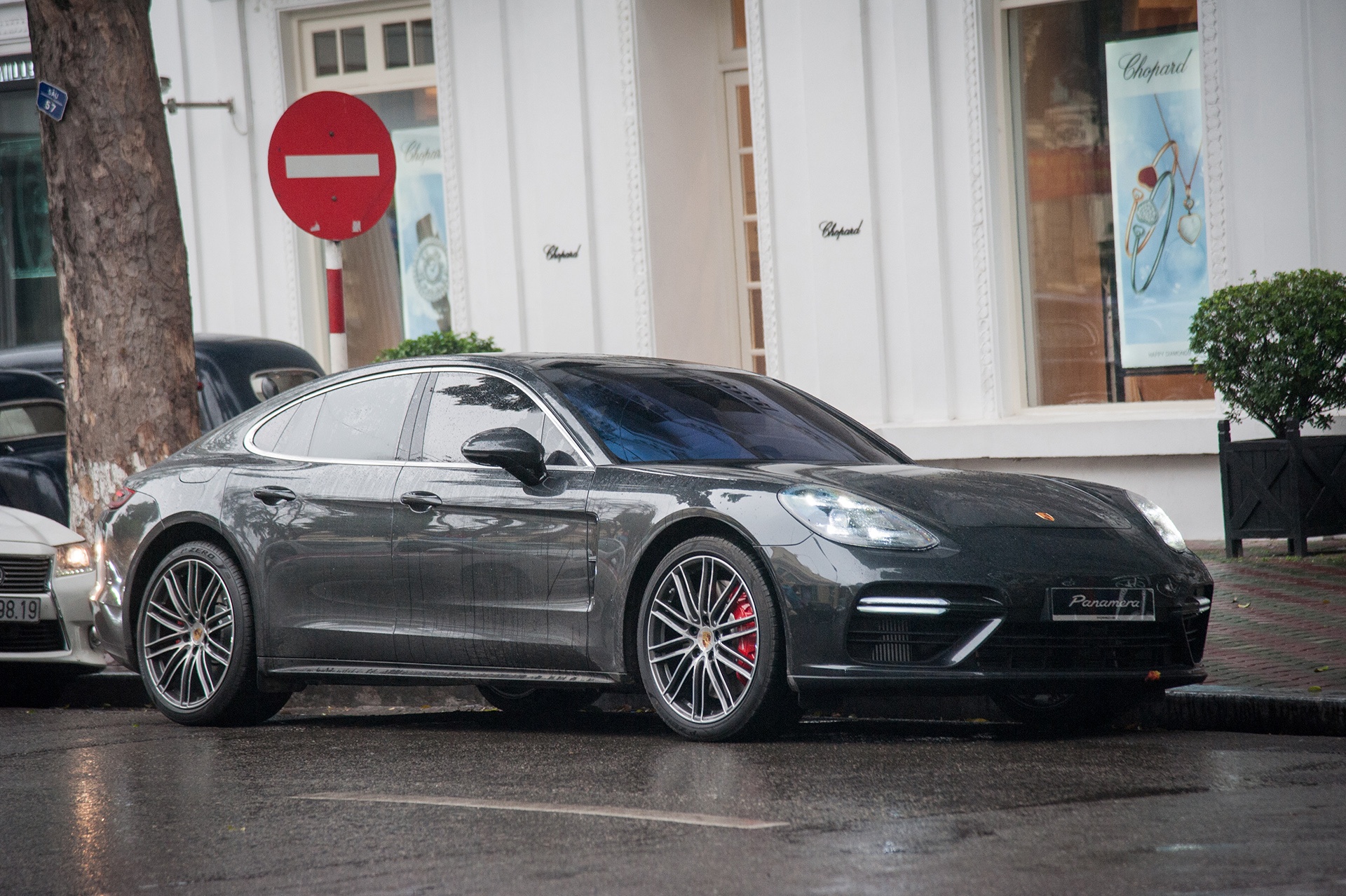 Porsche Panamera 2017 tai Ha Noi anh 1