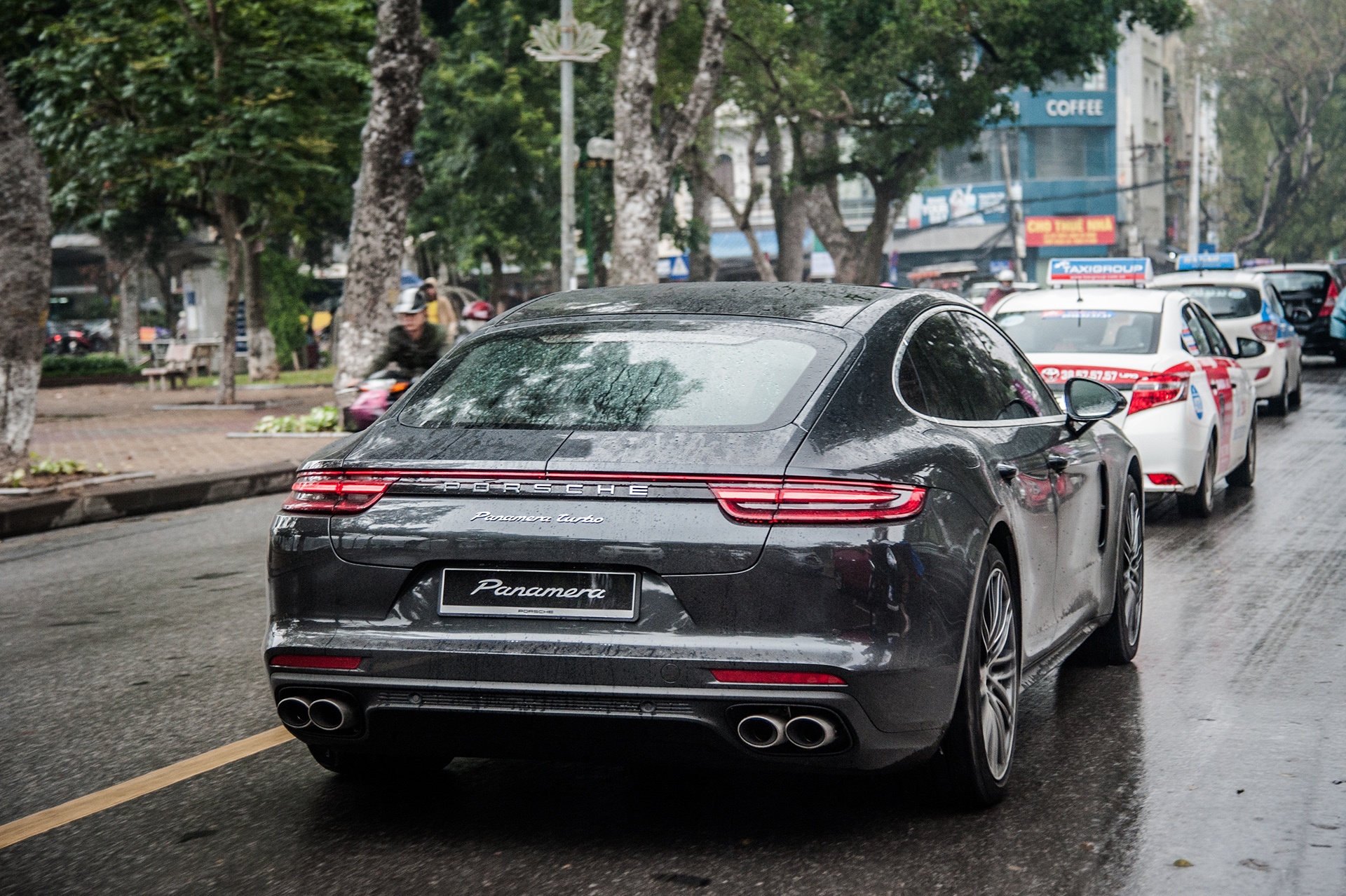 Porsche Panamera 2017 tai Ha Noi anh 5