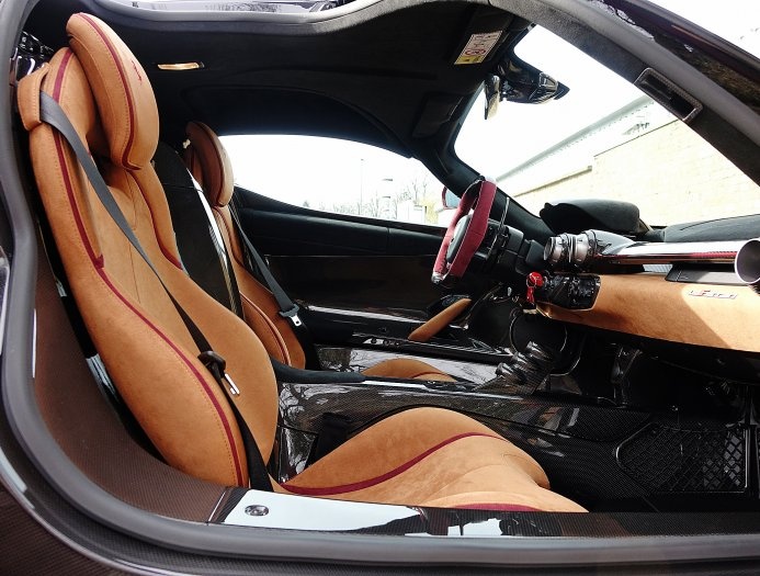 Ferrari LaFerrari cu gia trieu do anh 5