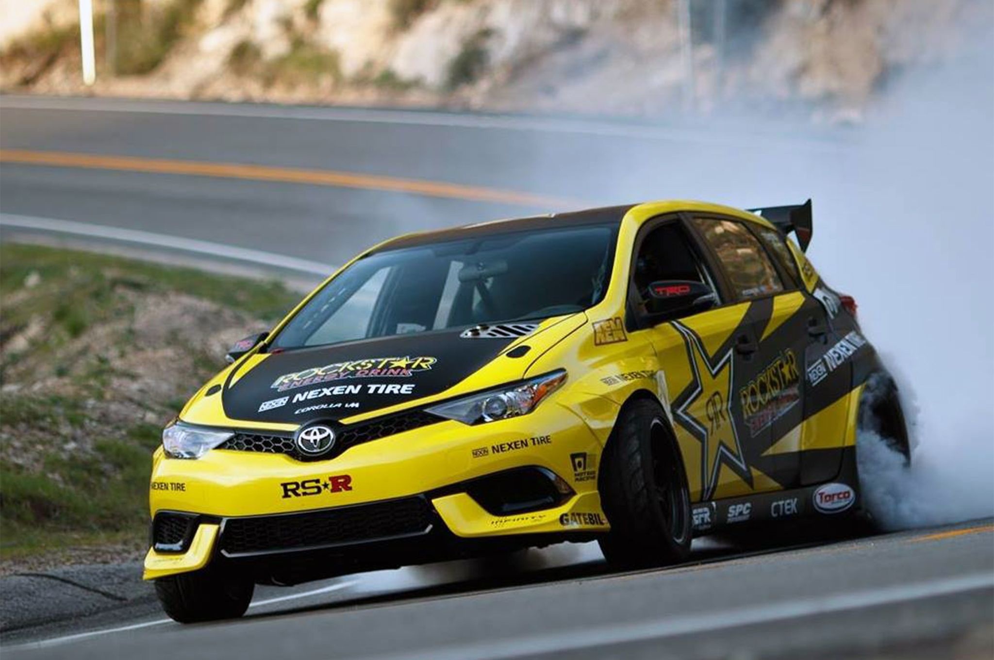 Toyota Corolla iM do 1.000 ma luc lam xe dua hinh anh