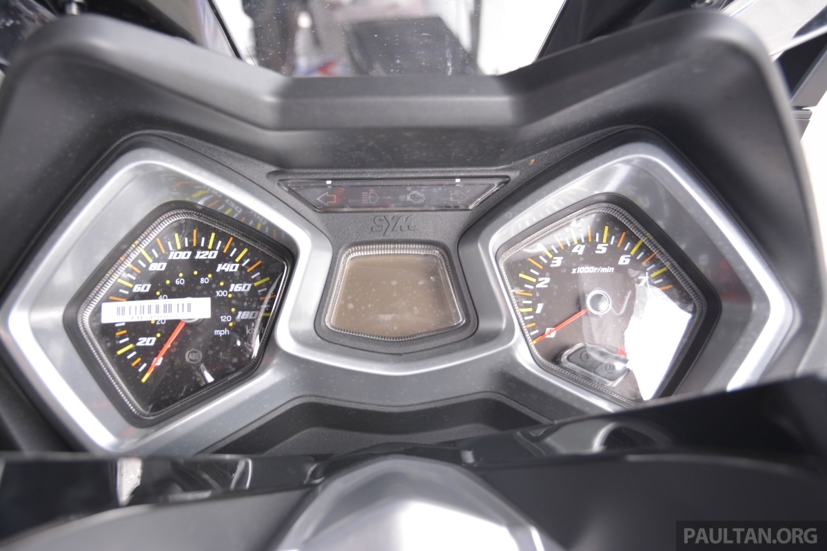 SYM Cruisym 300i 2017 trinh lang anh 7