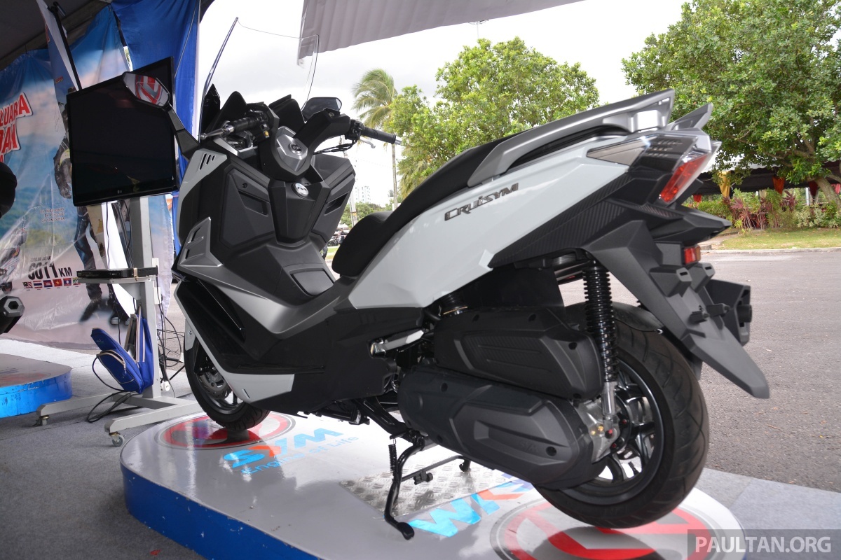 SYM Cruisym 300i 2017 trinh lang anh 3