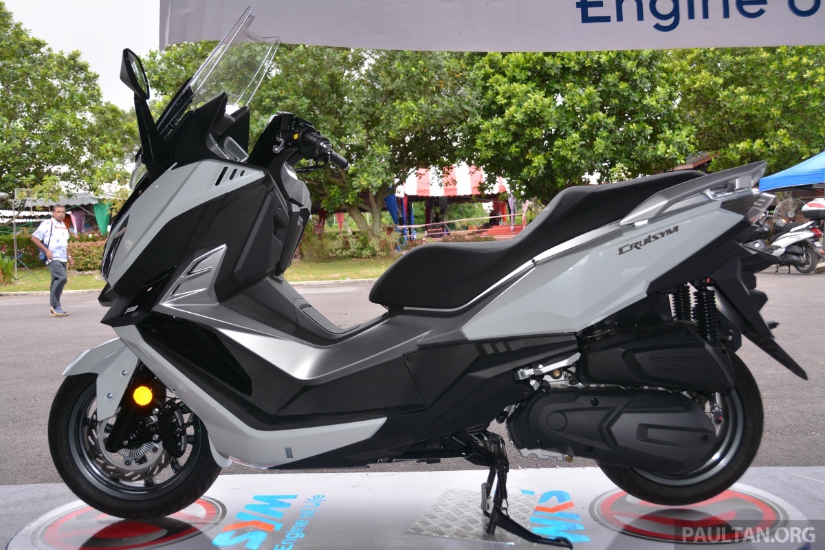 SYM Cruisym 300i 2017 trinh lang anh 2