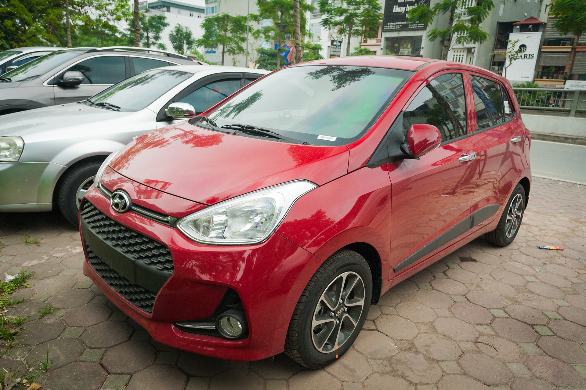 Hyundai Grand i10 2017 lan banh tai Ha Noi hinh anh