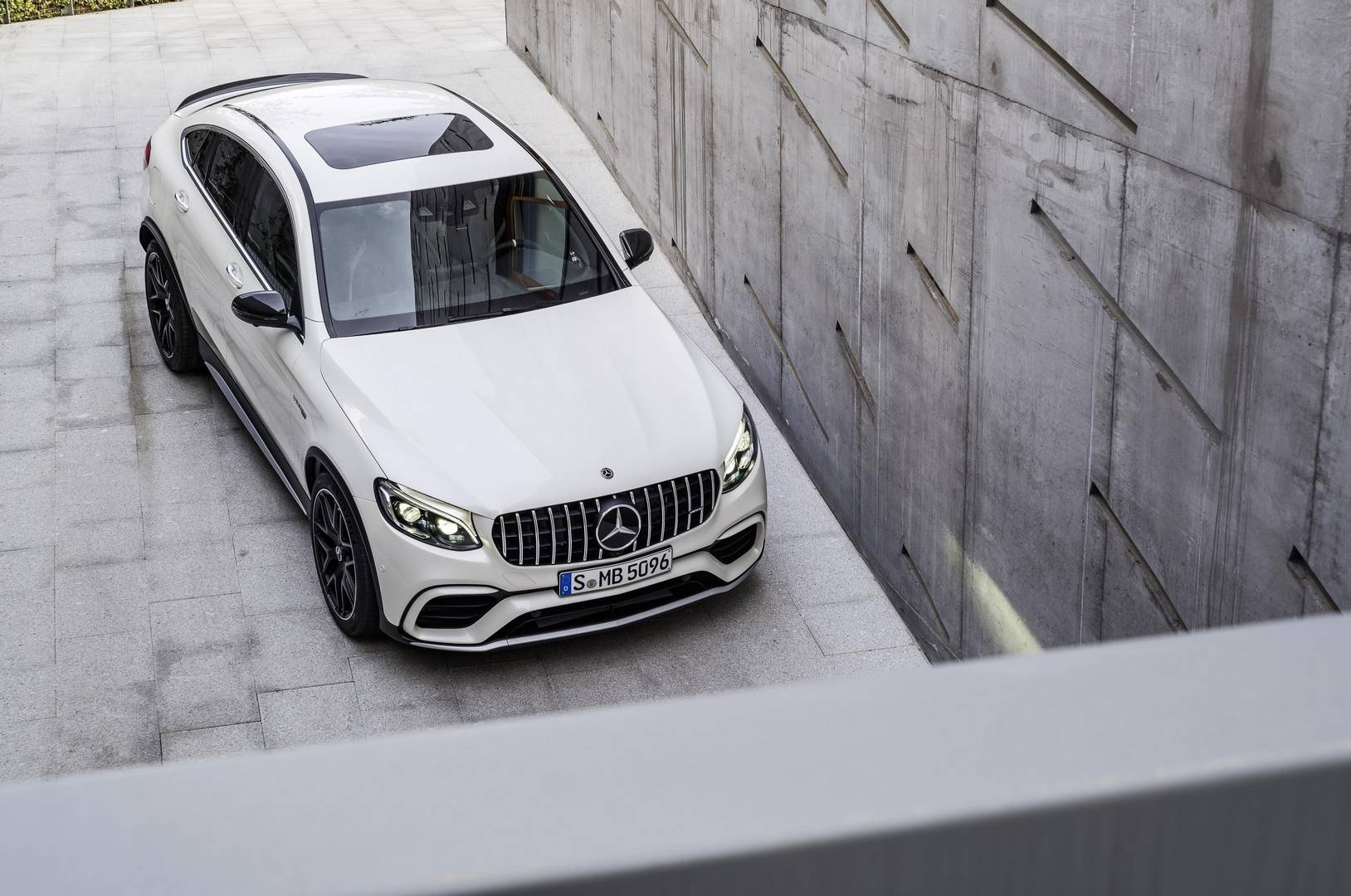 Mercedes GLC63 AMG 2018 ra mat anh 3