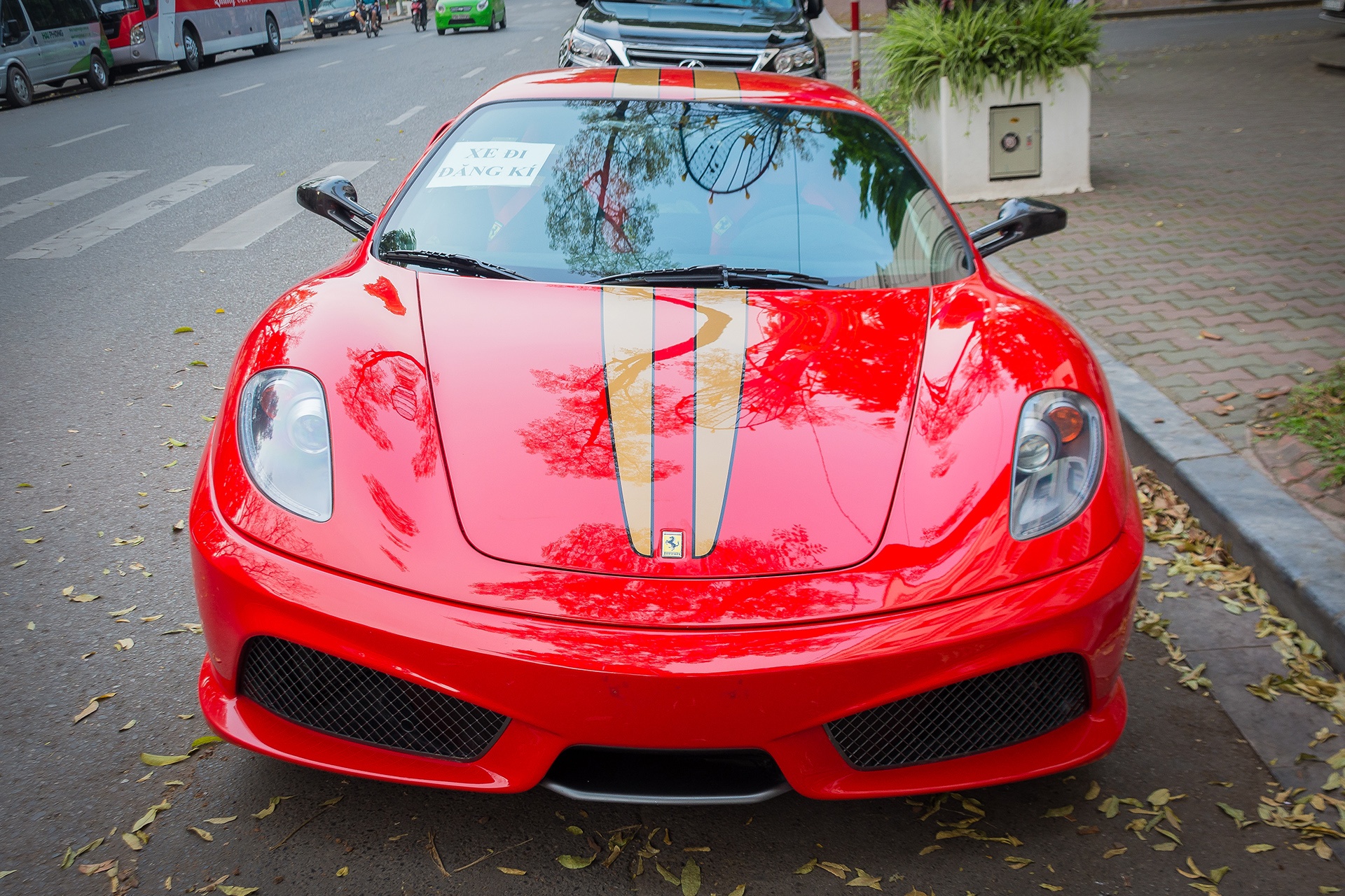 Sieu xe Ferrari F430 Scuderia doc nhat Viet Nam xuong pho hinh anh