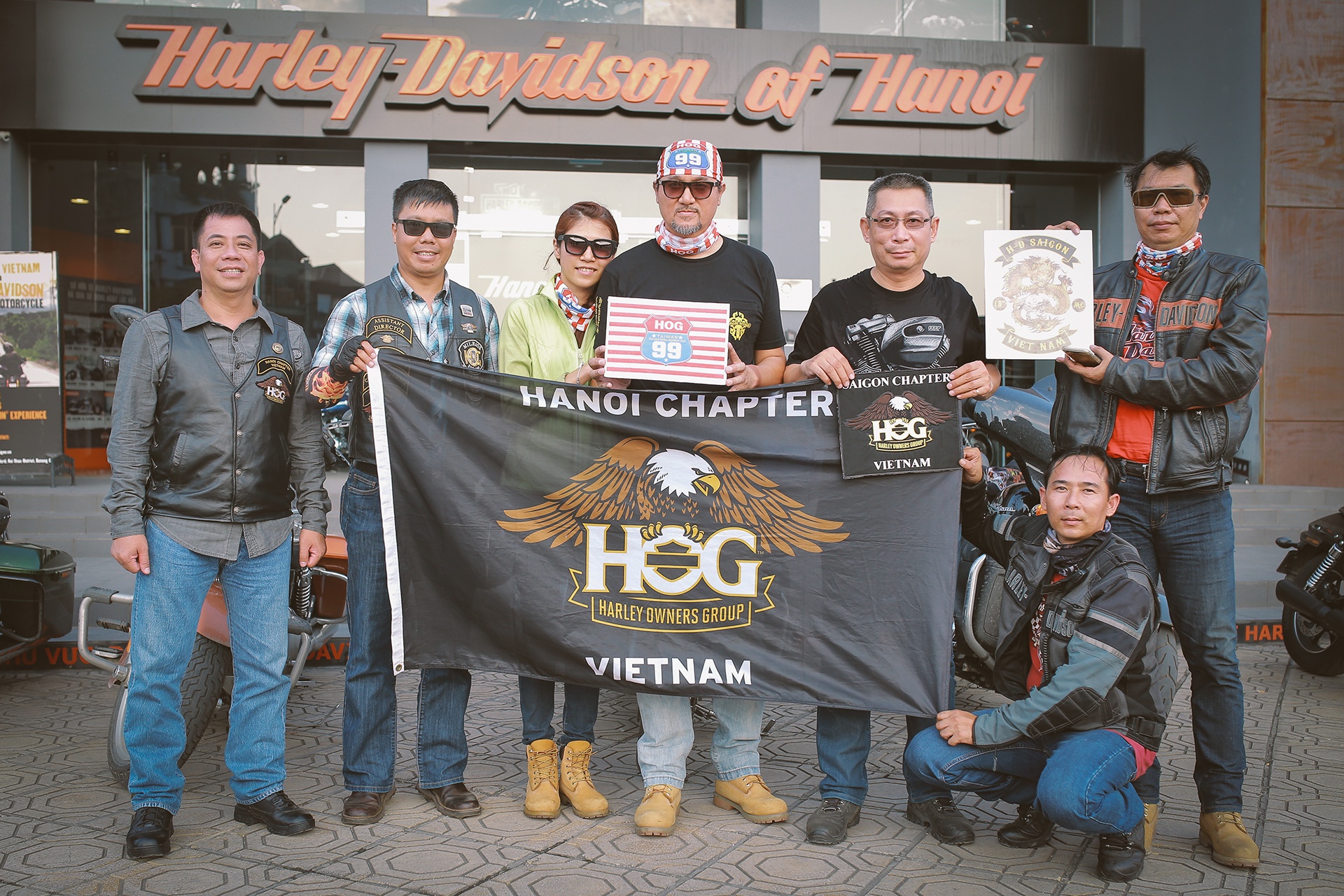 Biker Viet chay Harley-Davidson tu Sai Gon ra Ha Noi anh 9