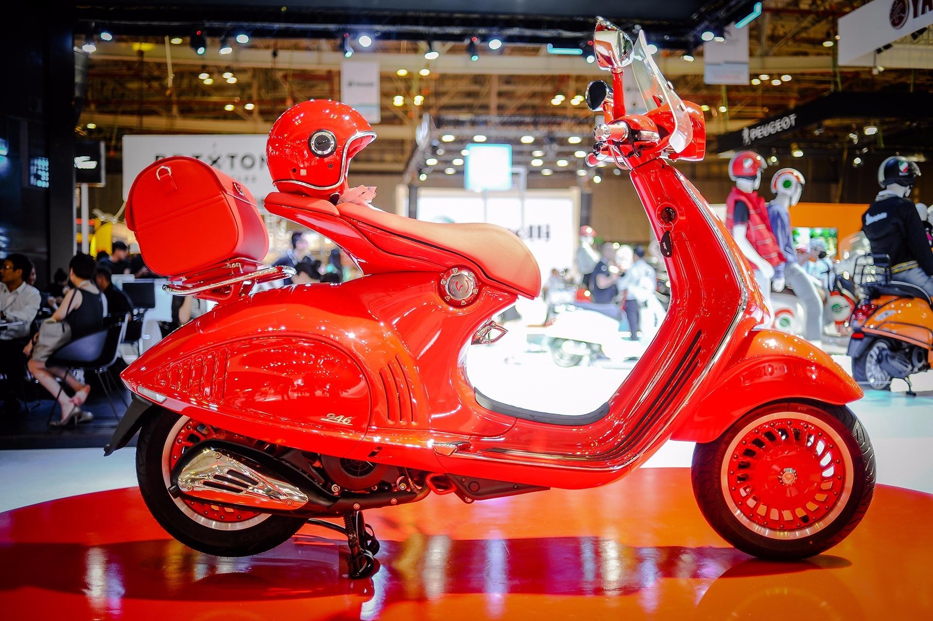 Sieu pham xe tay ga Vespa 946 Red dau tien tai Viet Nam hinh anh