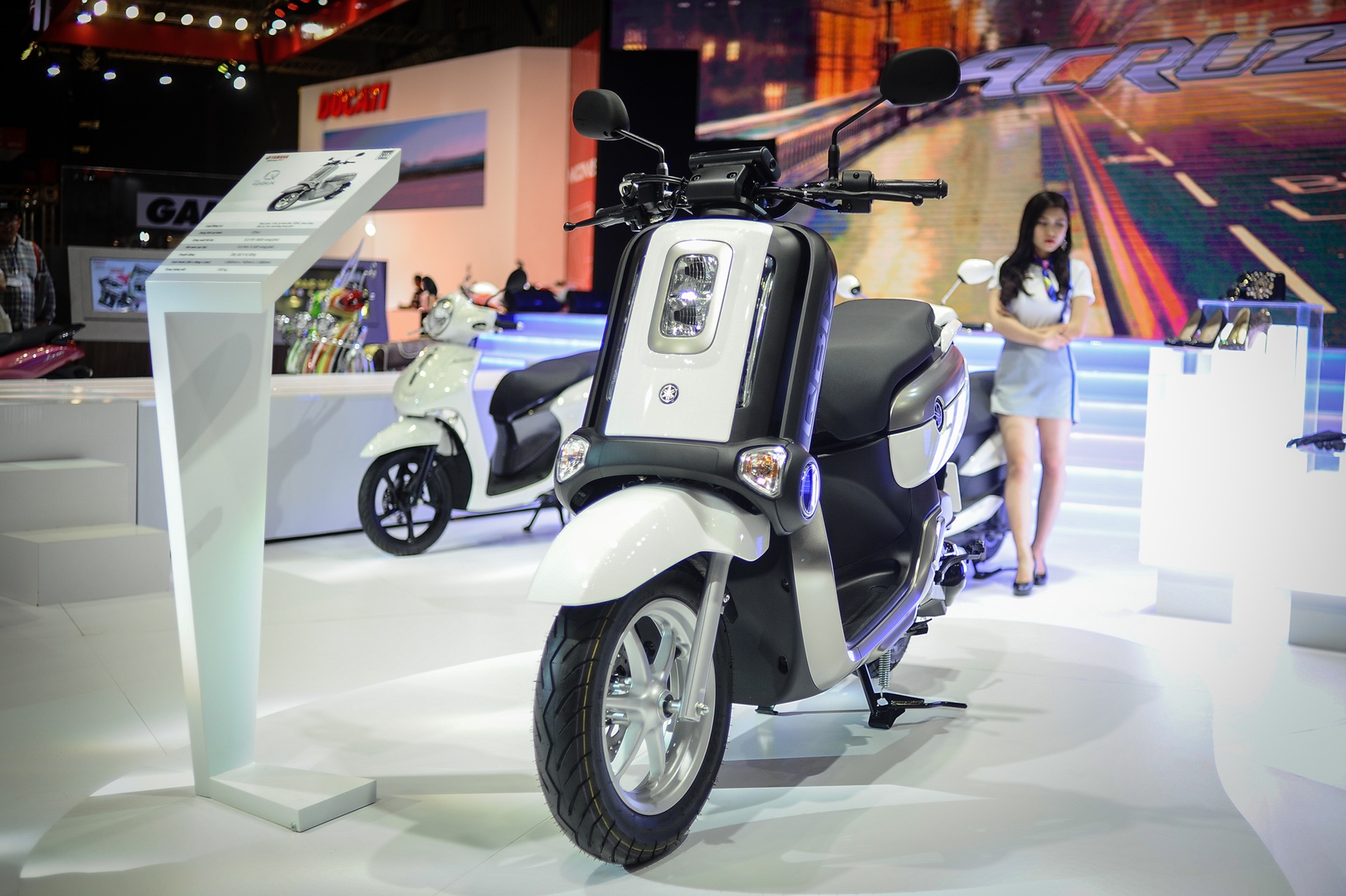 xe tay ga Yamaha QBIX ra mat anh 1