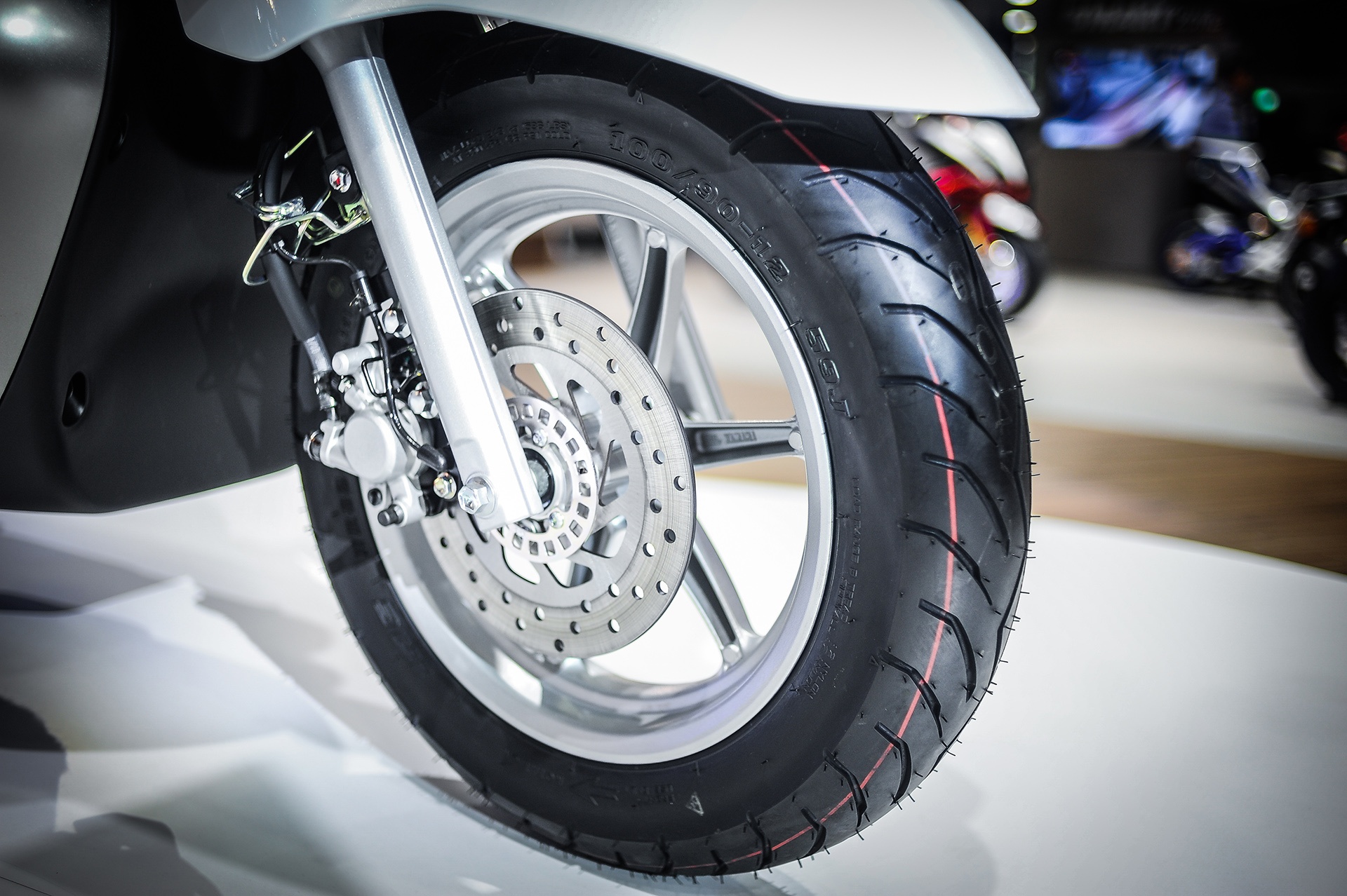 xe tay ga Yamaha QBIX ra mat anh 11