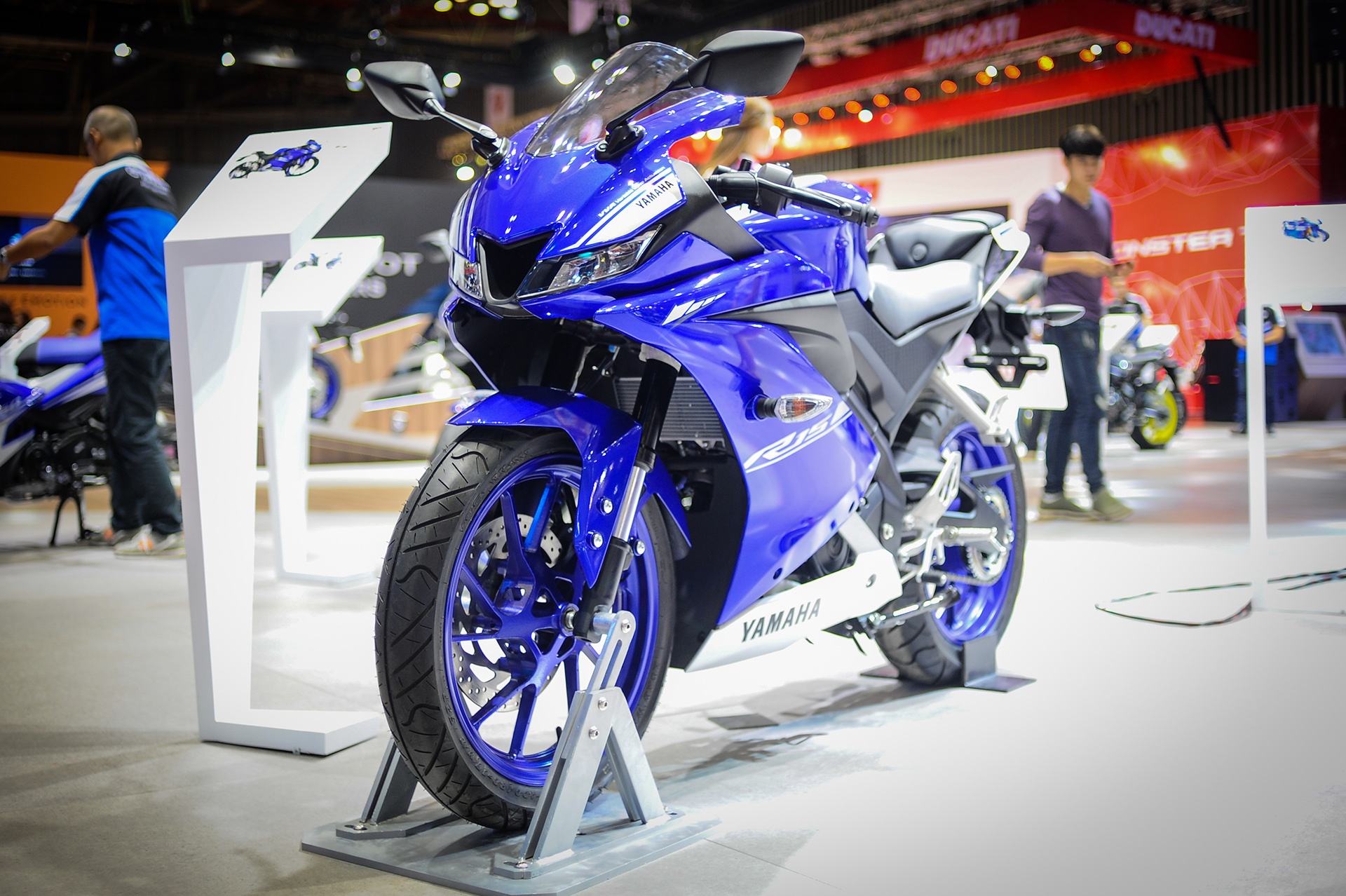 Yamaha YZF-R15 2017 tai Viet Nam anh 1