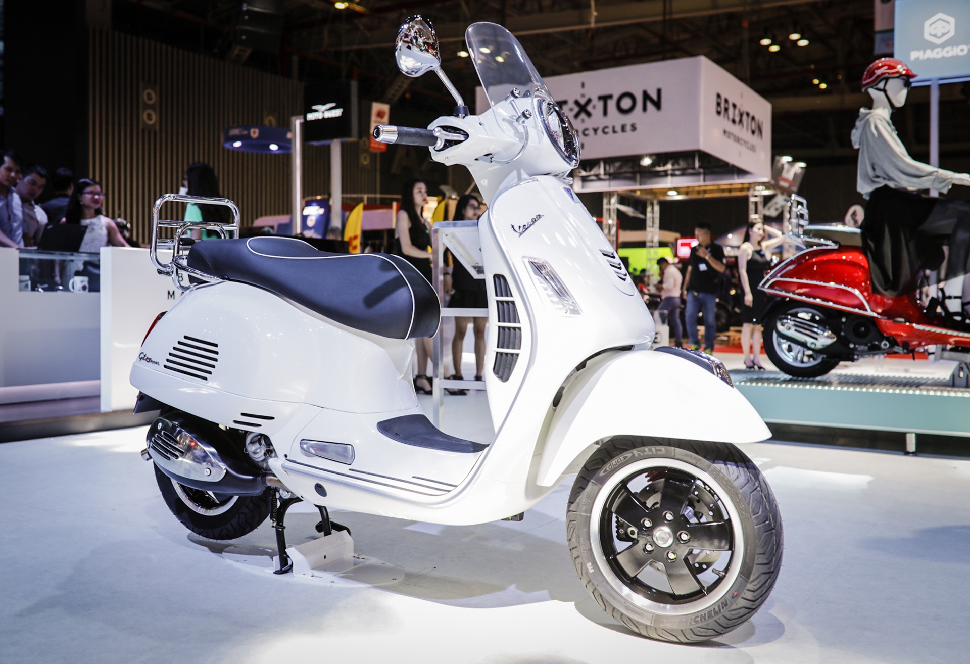 Vespa GTS300 ABS tai Viet Nam anh 1