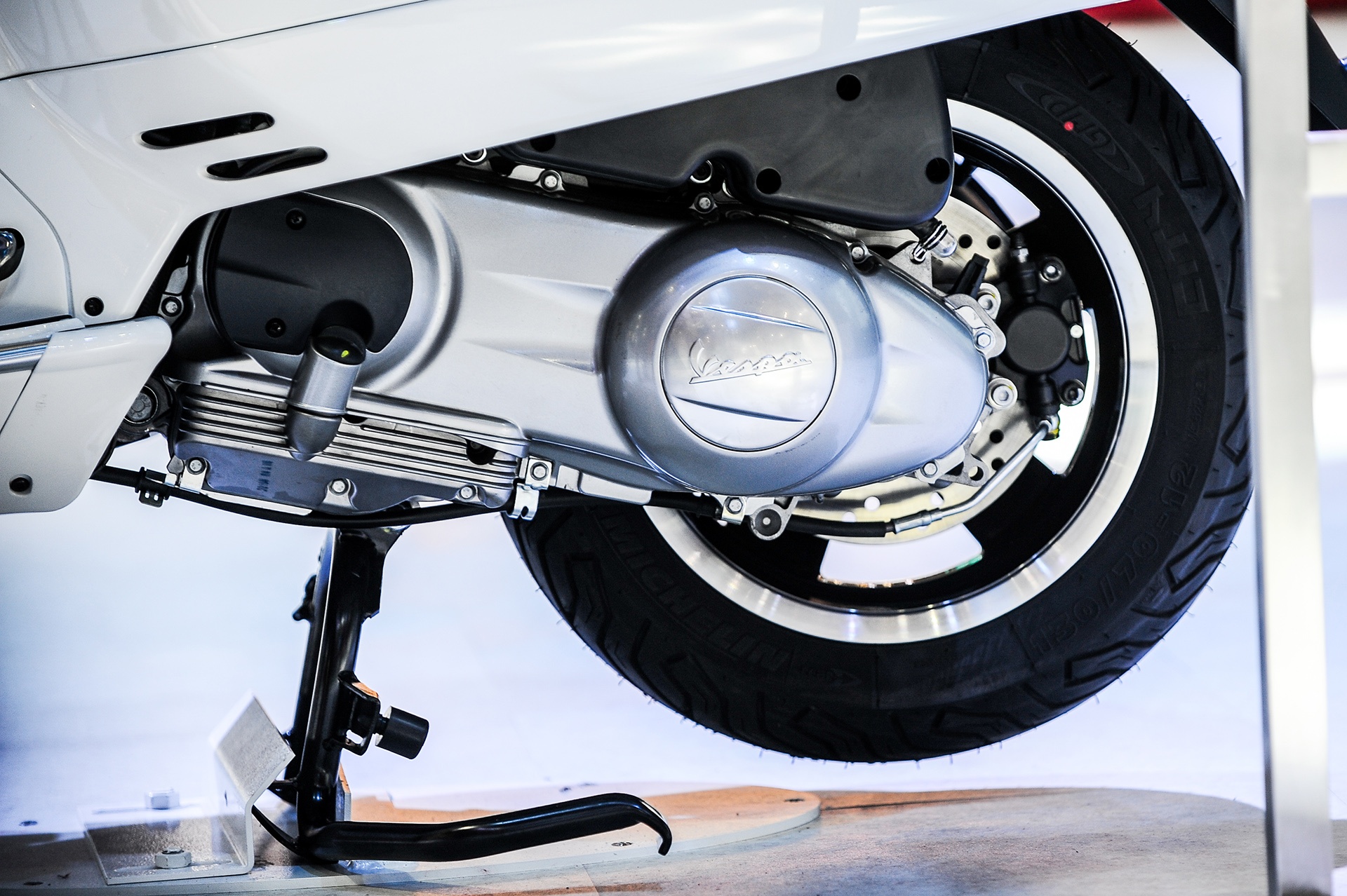 Vespa GTS300 ABS tai Viet Nam anh 11