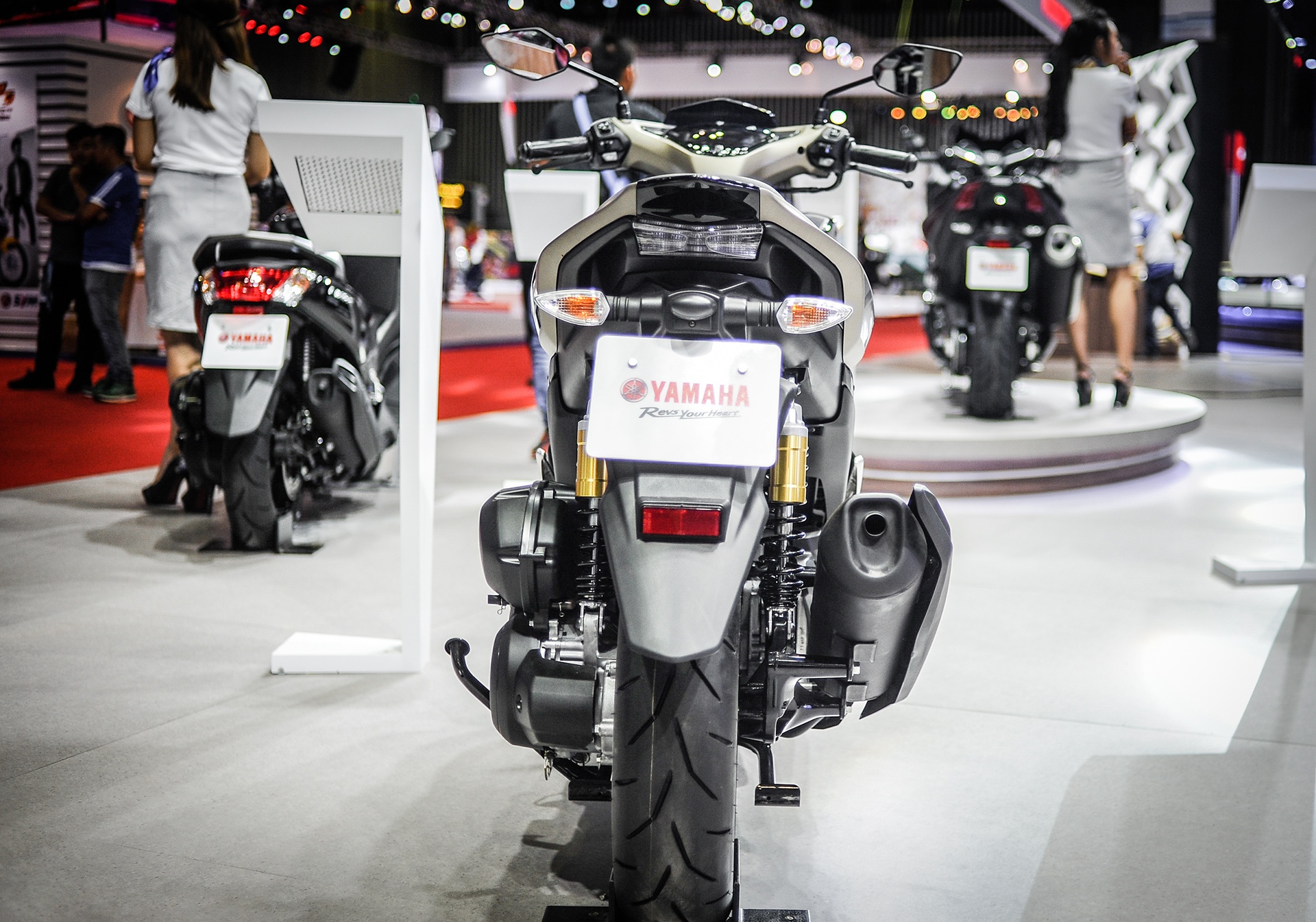 Yamaha NVX ban dac biet thay giam xoc anh 3