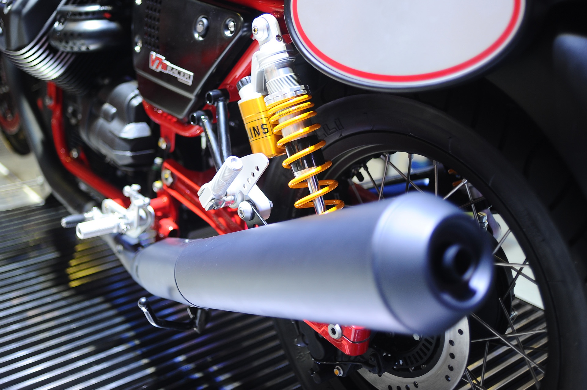 Moto Guzzi V7 III Racer chính hãng ảnh 8 Moto Guzzi V7 III Racer chinh hang anh 8