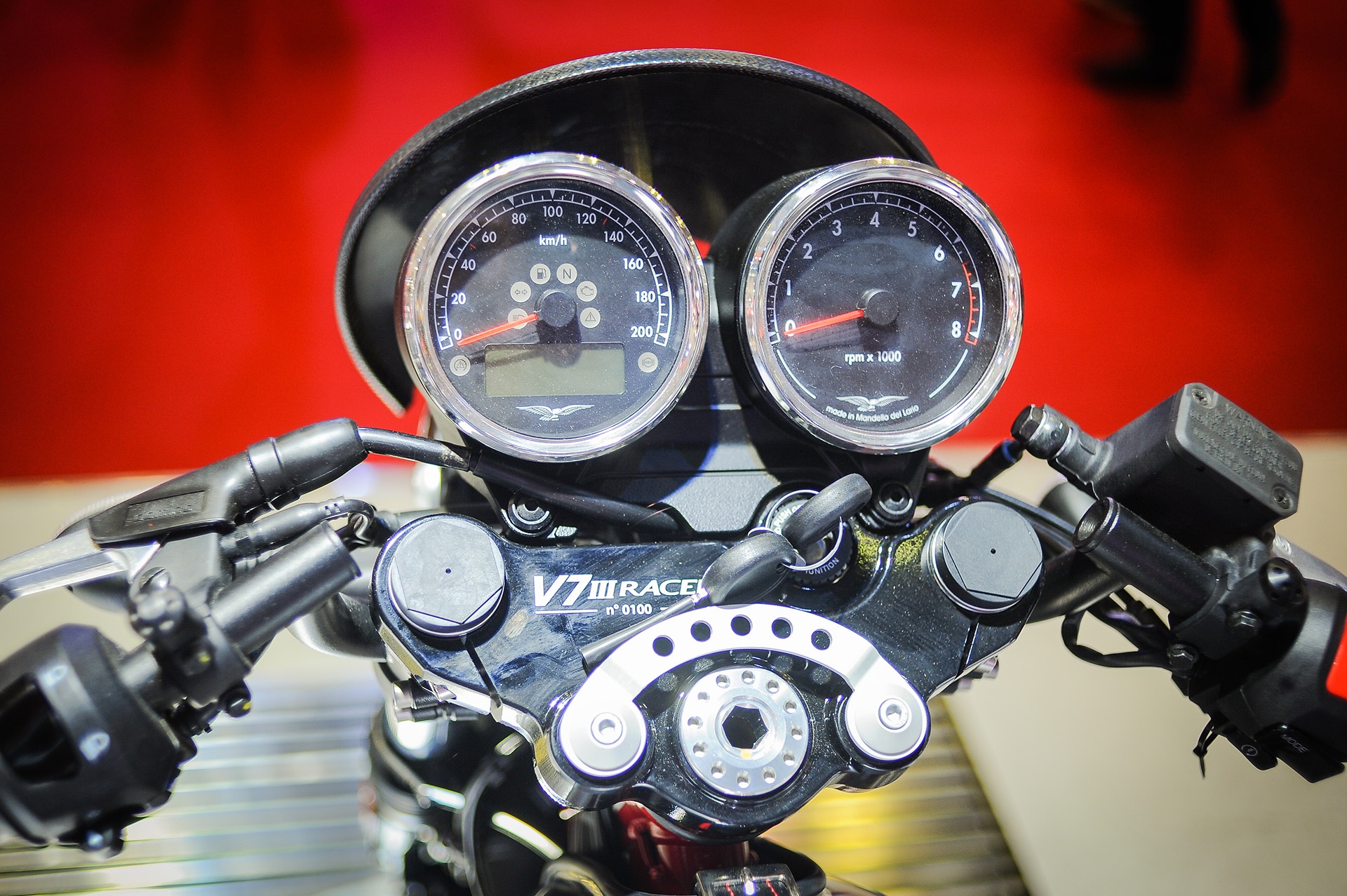 Moto Guzzi V7 III Racer chính hãng ảnh 4 Moto Guzzi V7 III Racer chinh hang anh 4