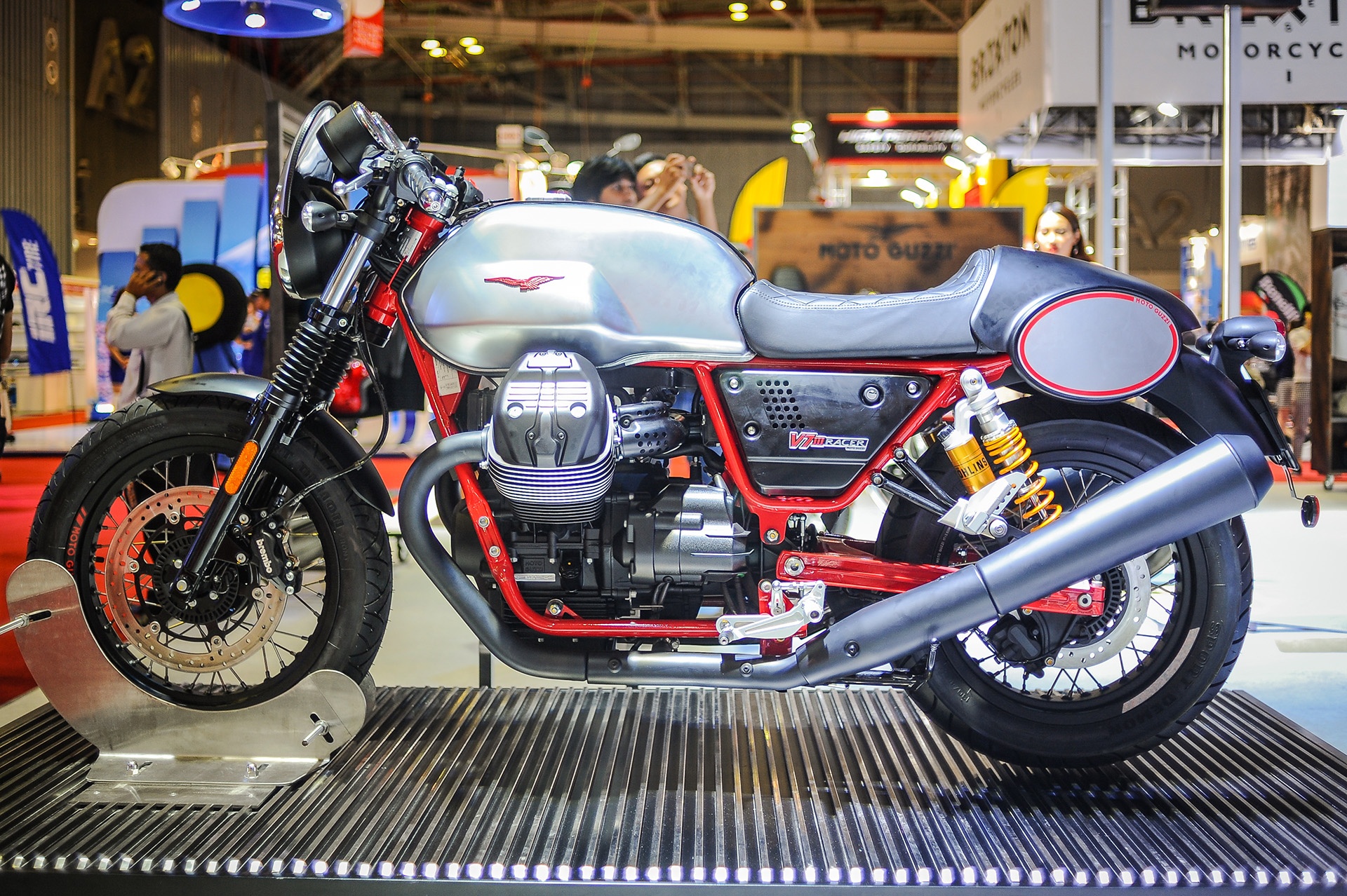 Moto Guzzi V7 III Racer chính hãng ảnh 2 Moto Guzzi V7 III Racer chinh hang anh 2