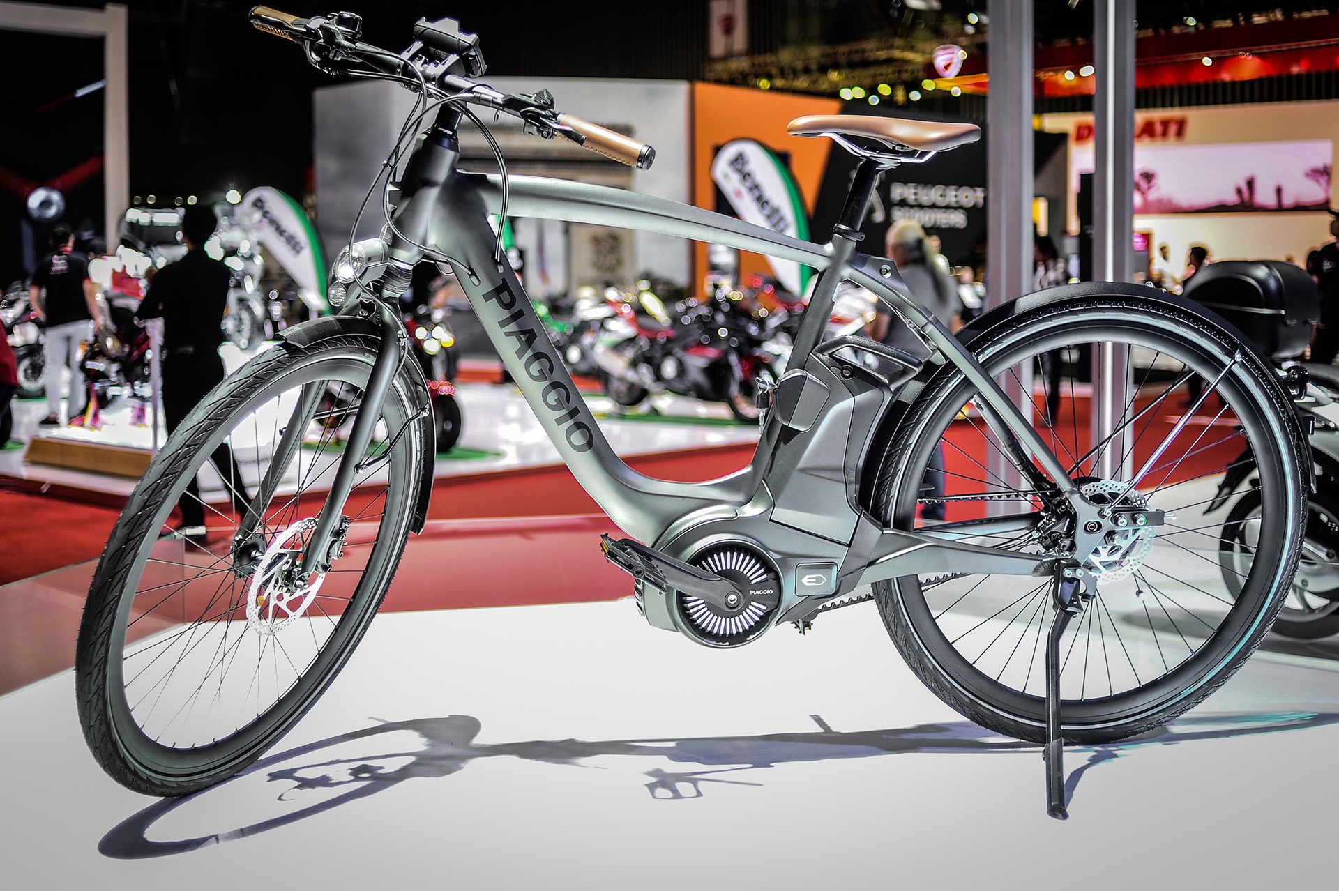 xe đạp điện cao cấp Piaggio Wi-Bike Active ảnh 1 xe dap dien cao cap Piaggio Wi-Bike Active anh 1