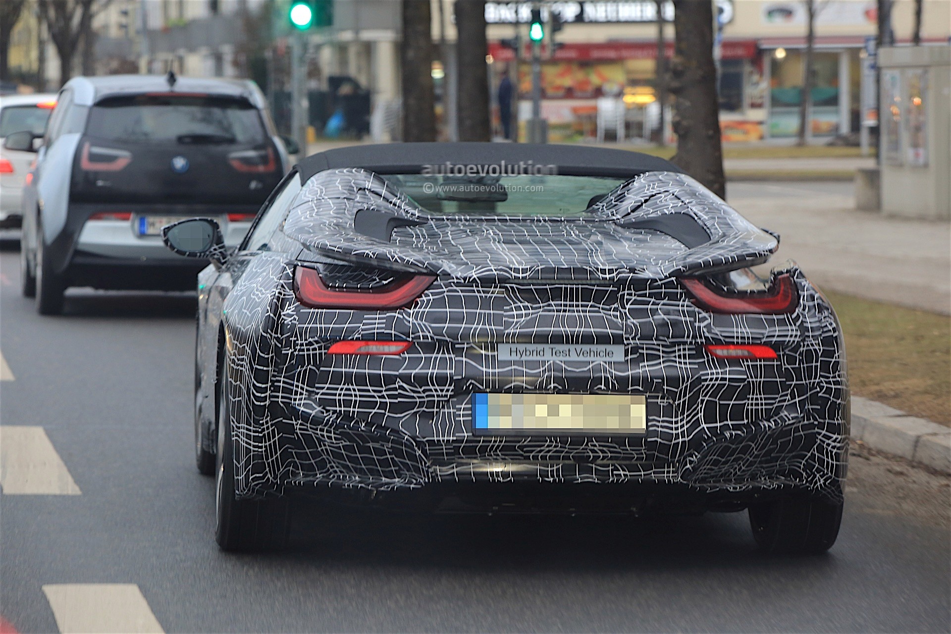 BMW i8 Spyder lộ diện ảnh 2 BMW i8 Spyder lo dien anh 2