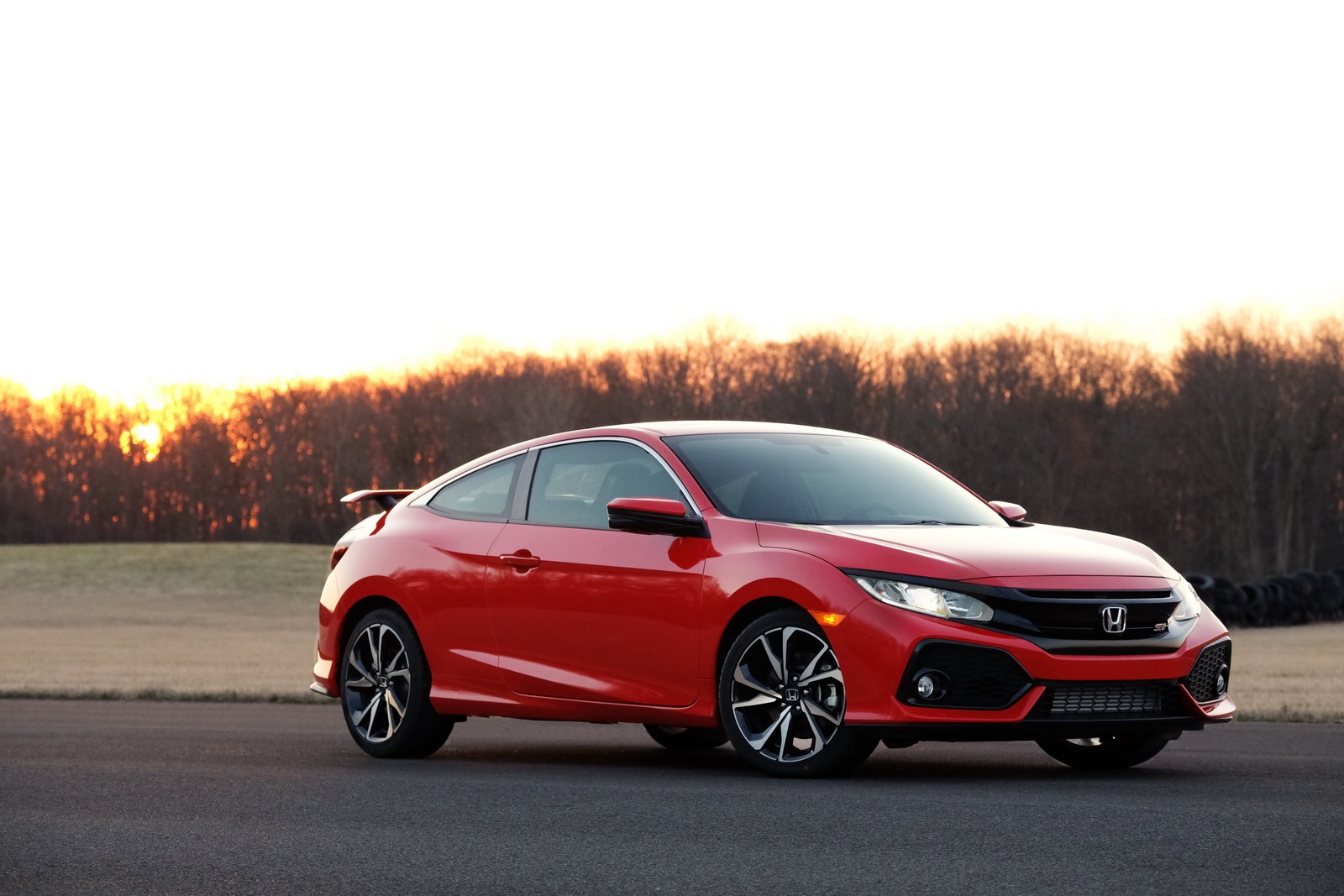 Honda Civic Si gia tu 23.900 USD tai My hinh anh