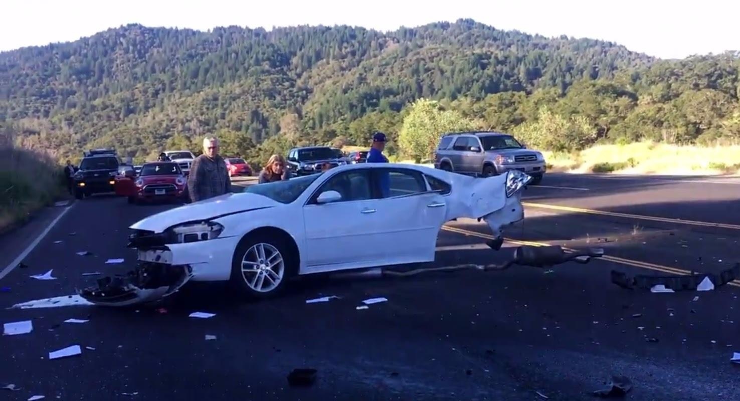 Co gai song sot sau vu tai nan khien xe tach doi hinh anh