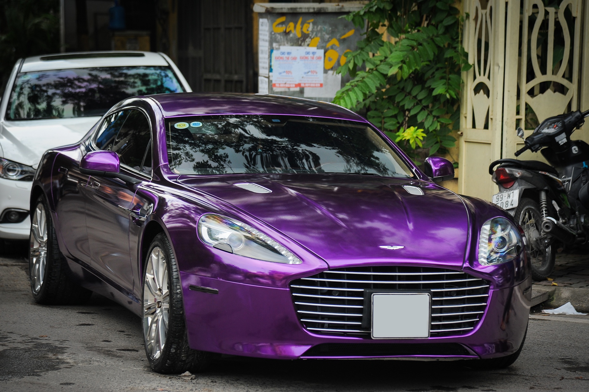 Aston Martin Rapide S tai Viet Nam anh 1