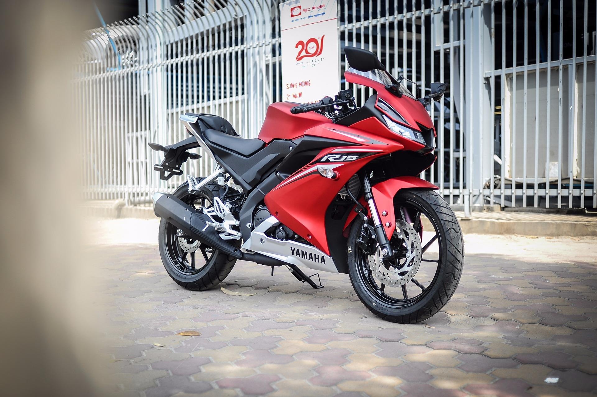 Yamaha YZF-R15 2017 gia hon 100 trieu tai Ha Noi hinh anh