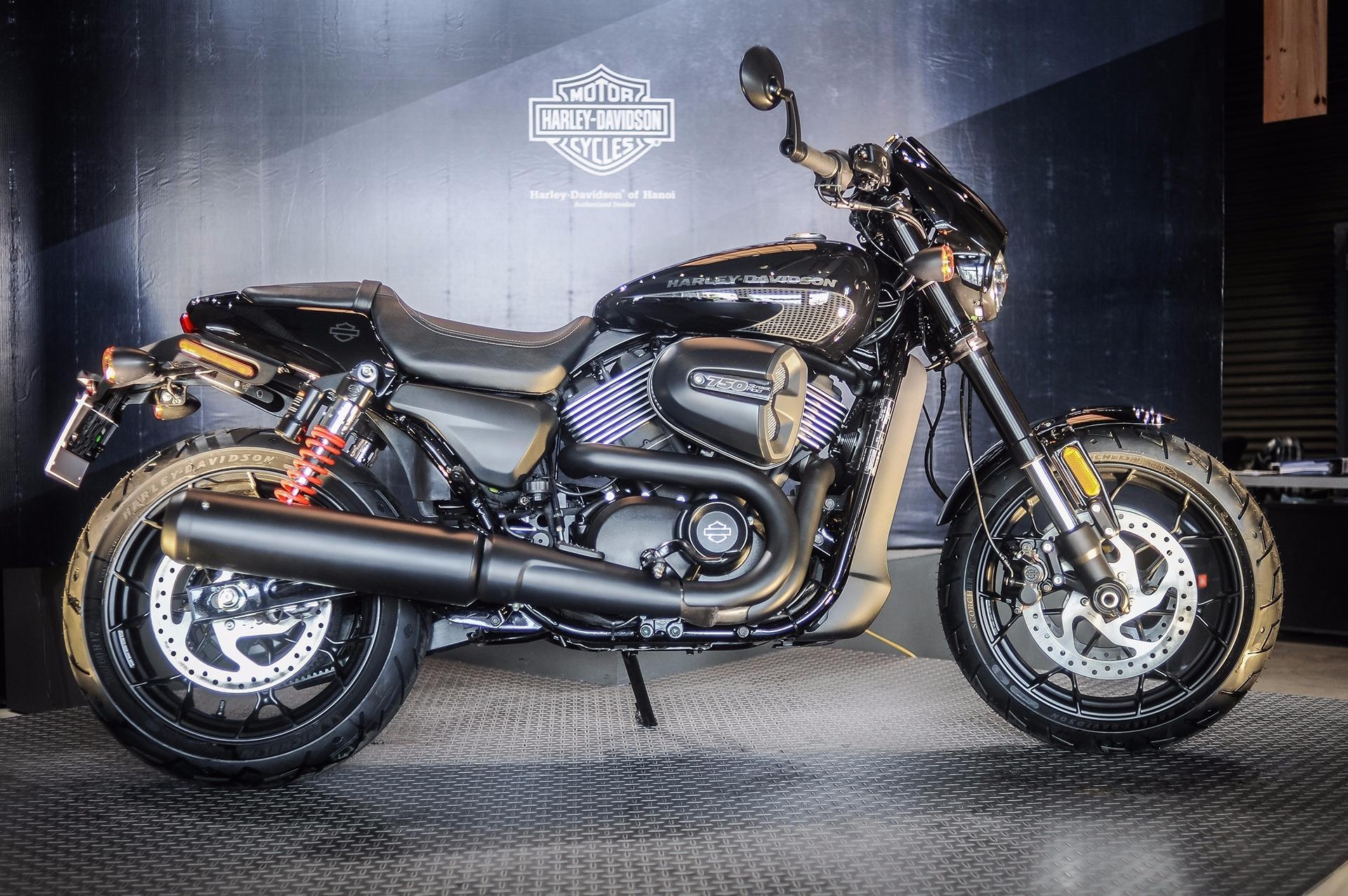 Moto Harley-Davidson 750 phan khoi, gia hon 400 trieu tai Ha Noi hinh anh