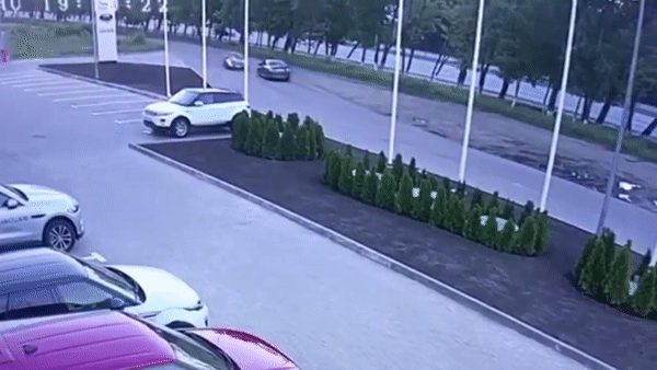 Gay tai nan khi lai thu Porsche 911 hinh anh