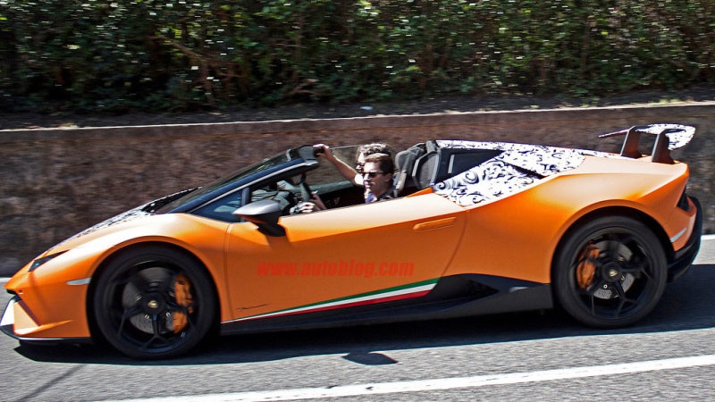 Lamborghini Huracan mui tran ban hieu nang cao xuat hien tren pho hinh anh