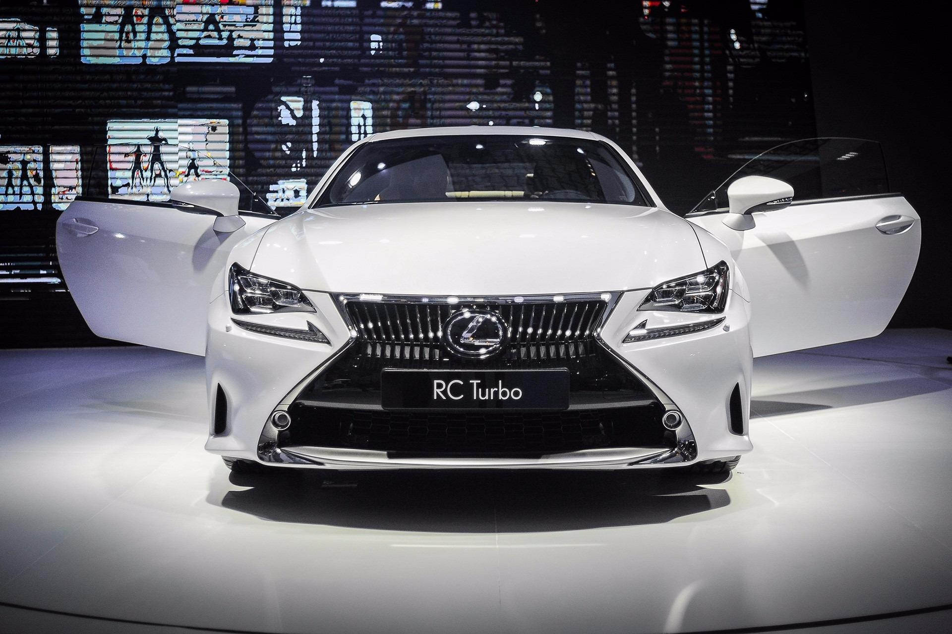 Doanh so Lexus giam hon mot nua tai Viet Nam hinh anh
