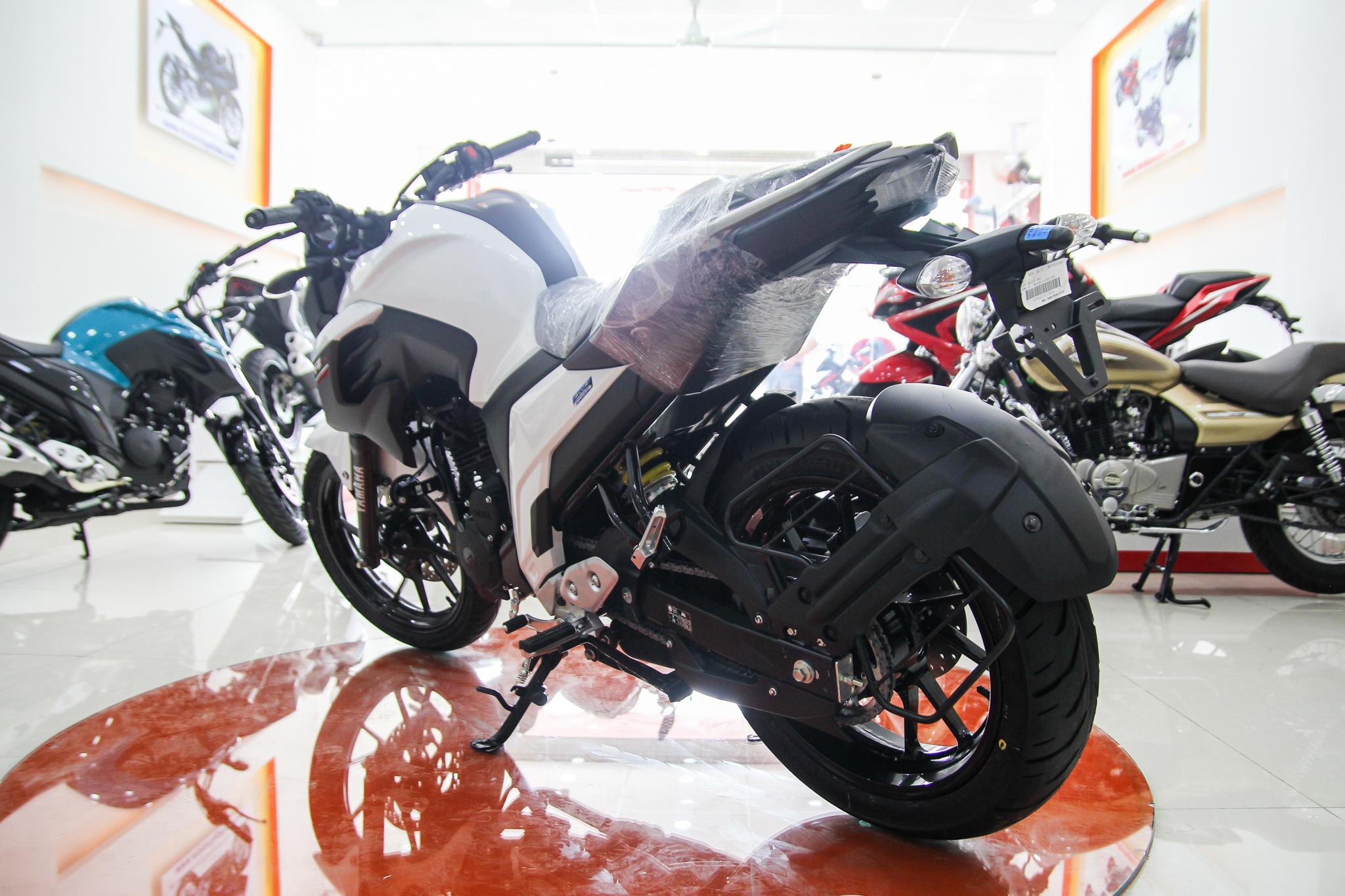 Yamaha FZ25 tai Viet Nam anh 3