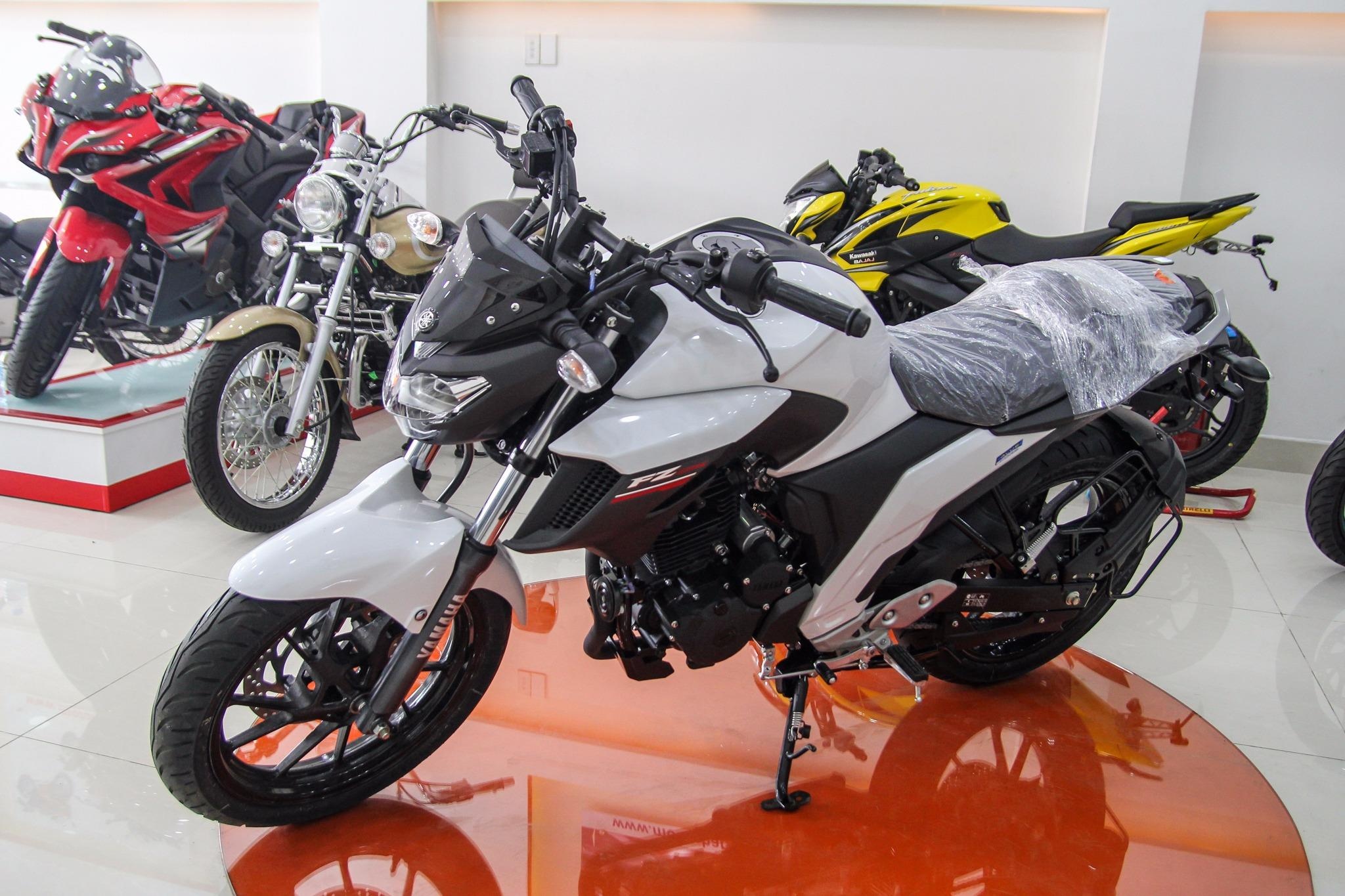 Xe con tay Yamaha 250 phan khoi gia hon 60 trieu dong hinh anh