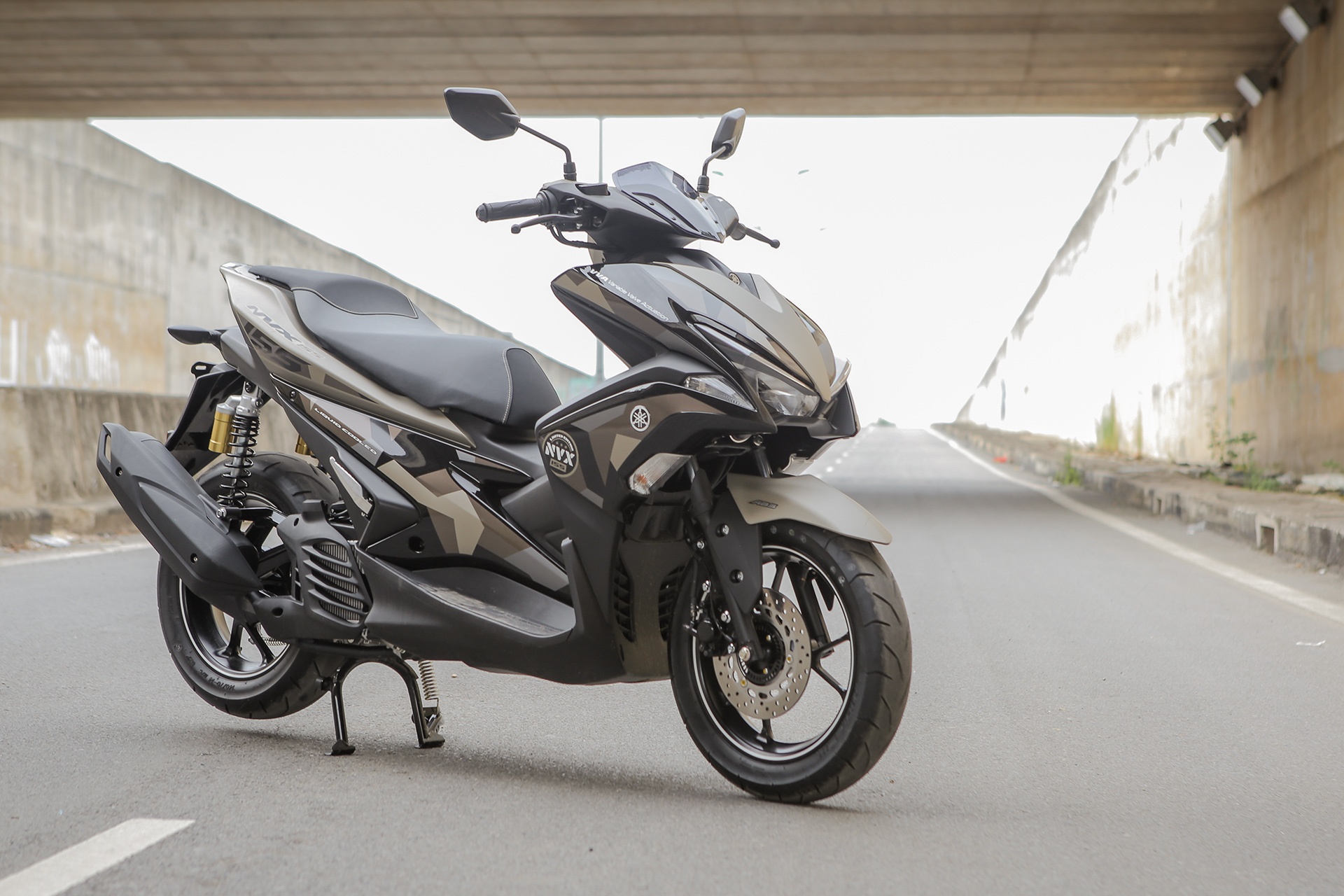 Yamaha NVX 155 Camo phoi mau phong cach nha binh hinh anh