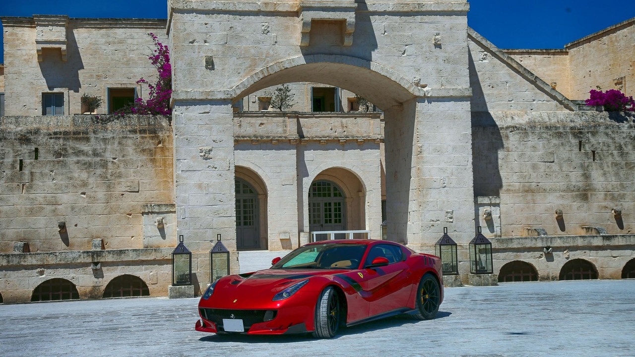 hon 100 sieu xe Ferrari hoi ngo anh 7