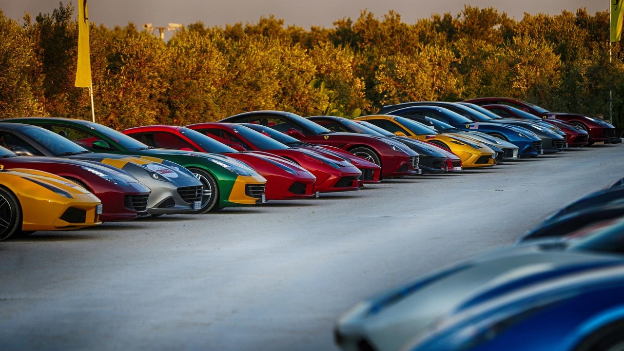 Sieu xe hiem LaFerrari Aperta hoi ngo hon 100 chiec Ferrari hinh anh