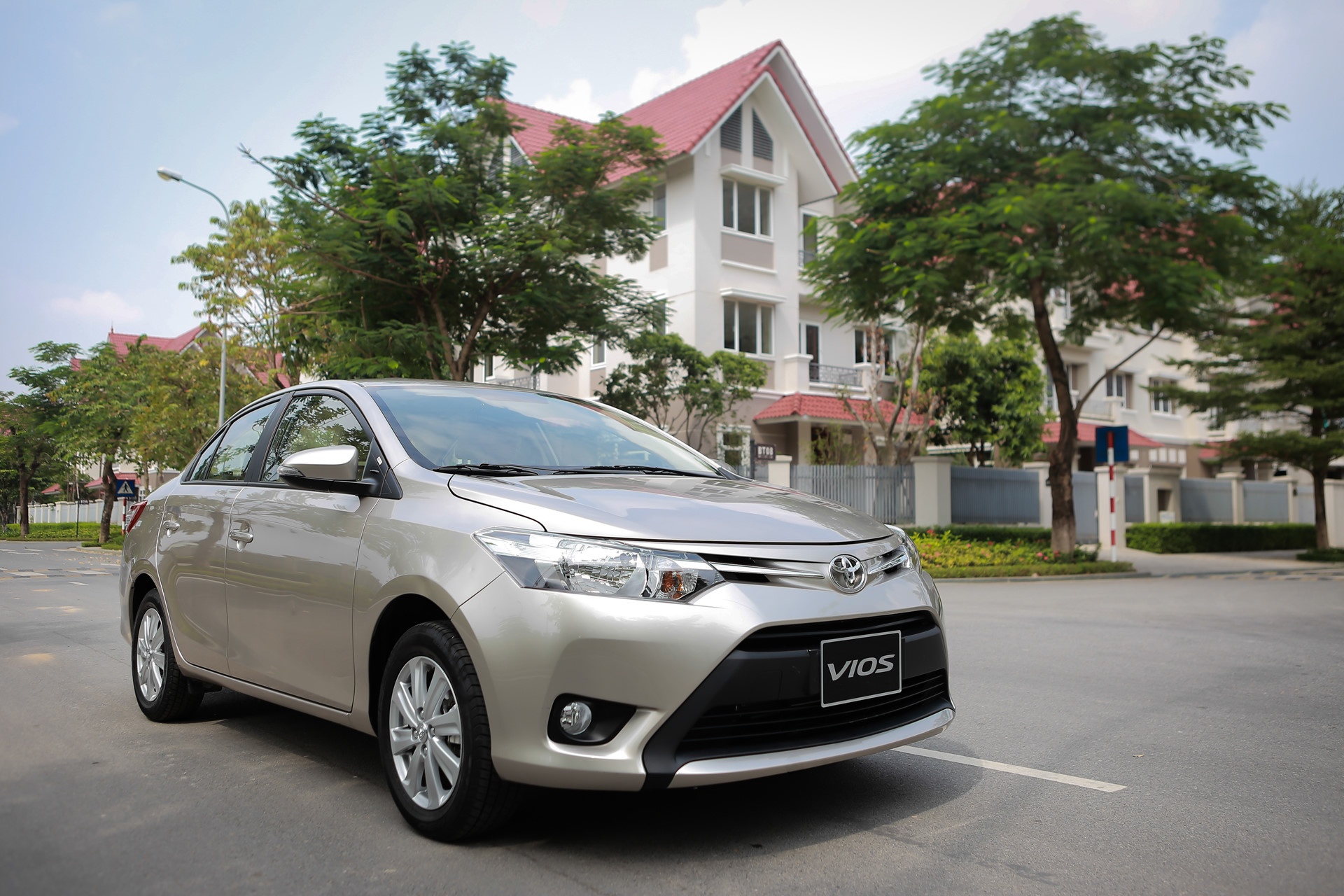 Toyota Vios giam gia anh 1