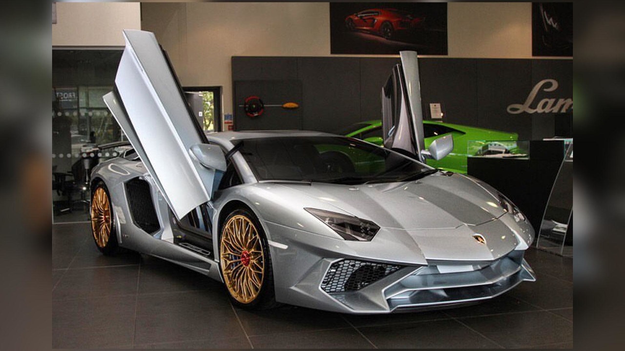 Lamborghini Aventador SV cuoi cung xuat xuong anh 1