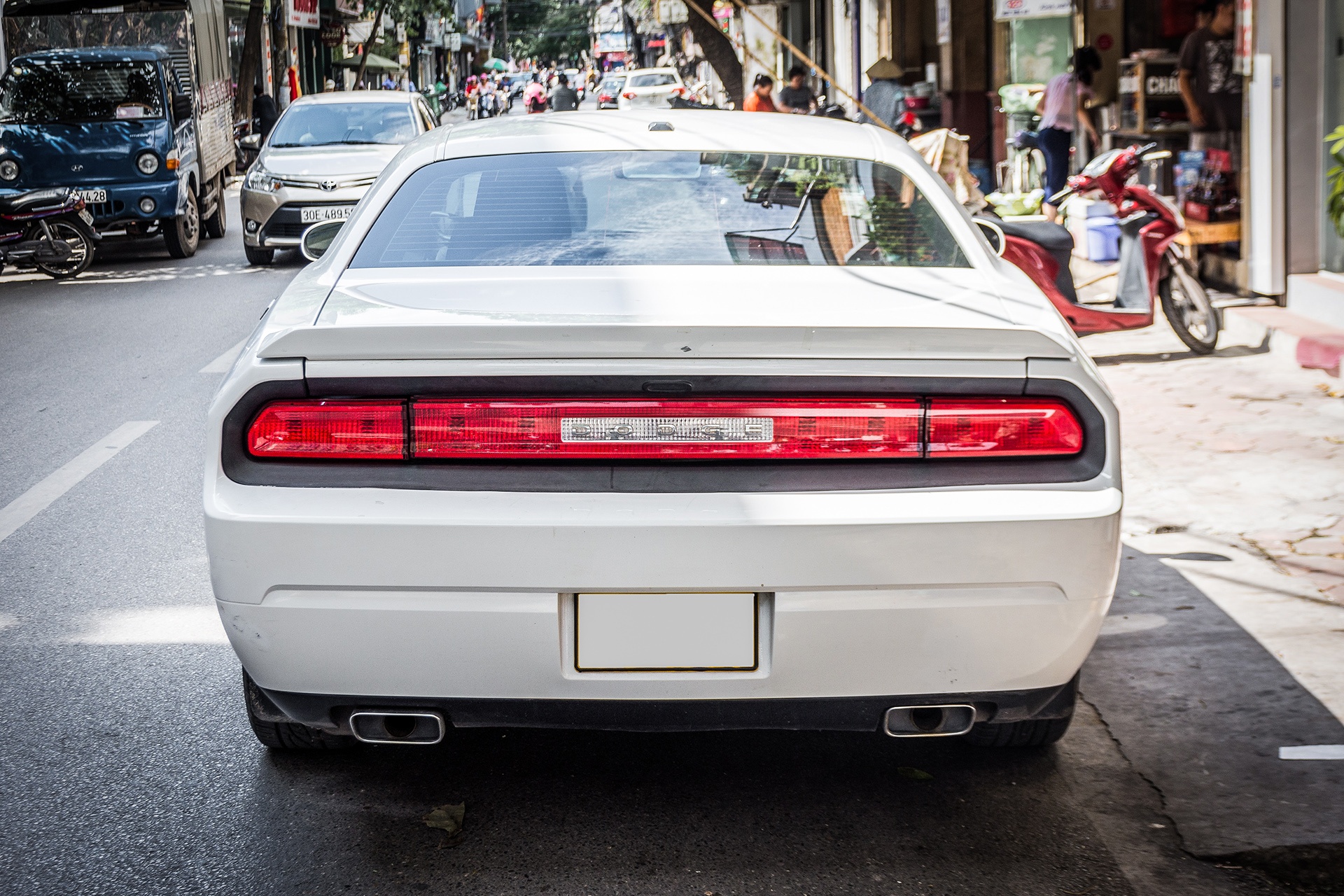 Dodge Challenger tai Viet Nam anh 7
