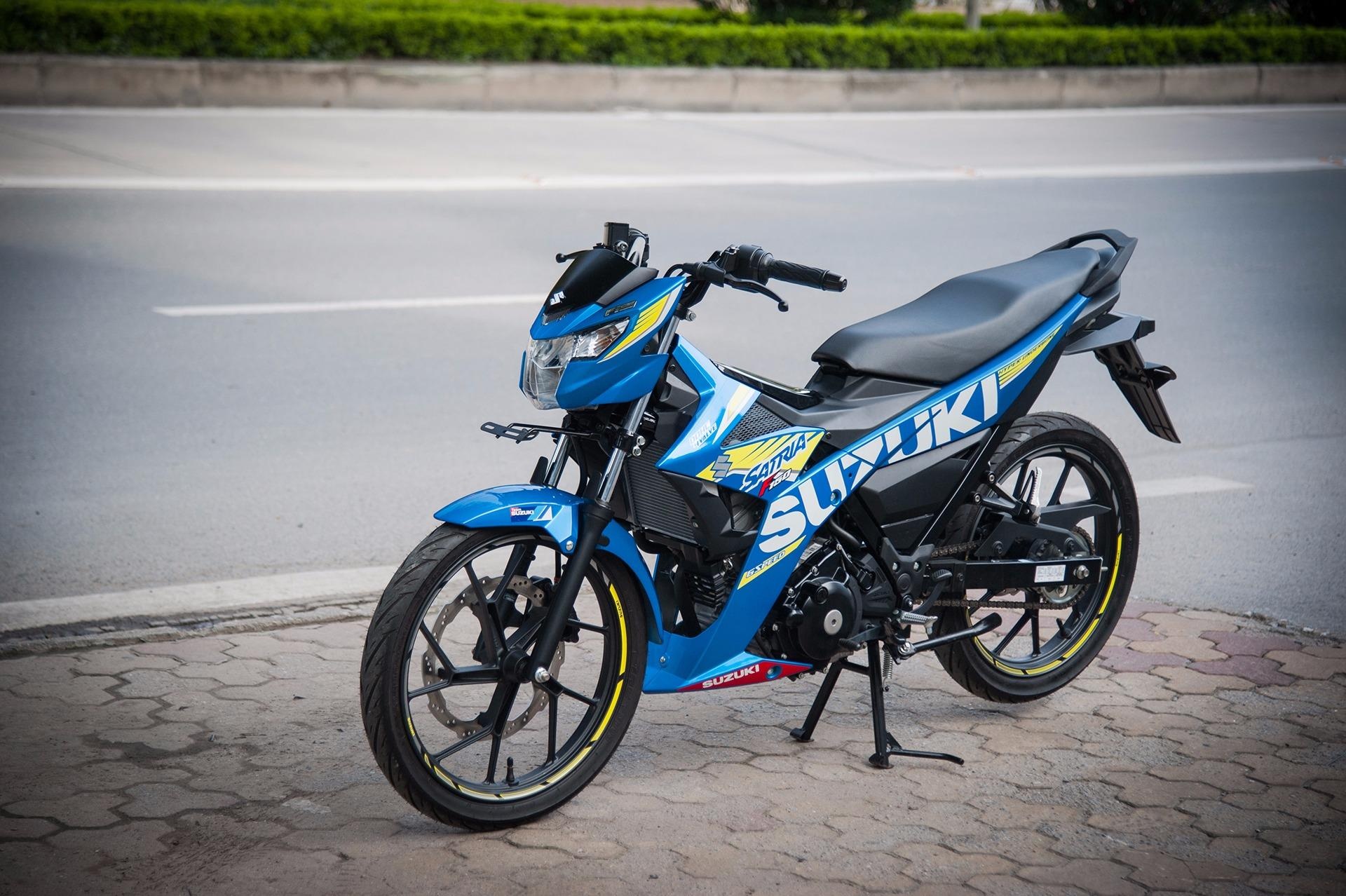 Xe con tay Suzuki 150 phan khoi gia hon 70 trieu ve Viet Nam hinh anh