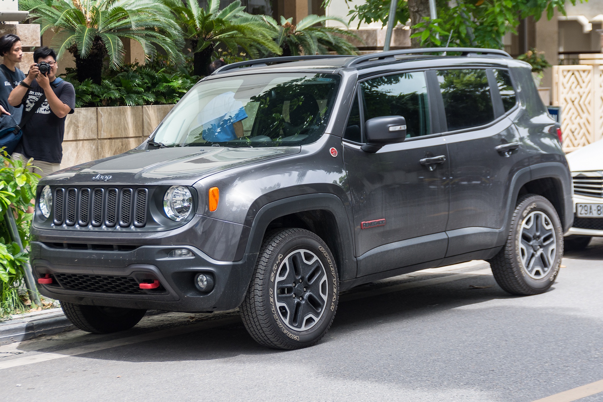SUV re nhat cua Jeep ve Viet Nam hinh anh